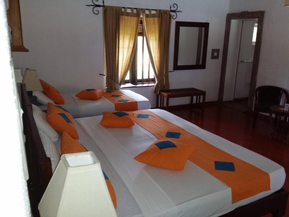 Serendip Stone And Hotel 4*
