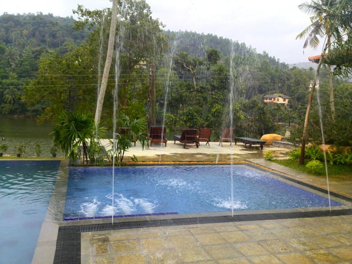 Serendip Stone And Hotel 4*