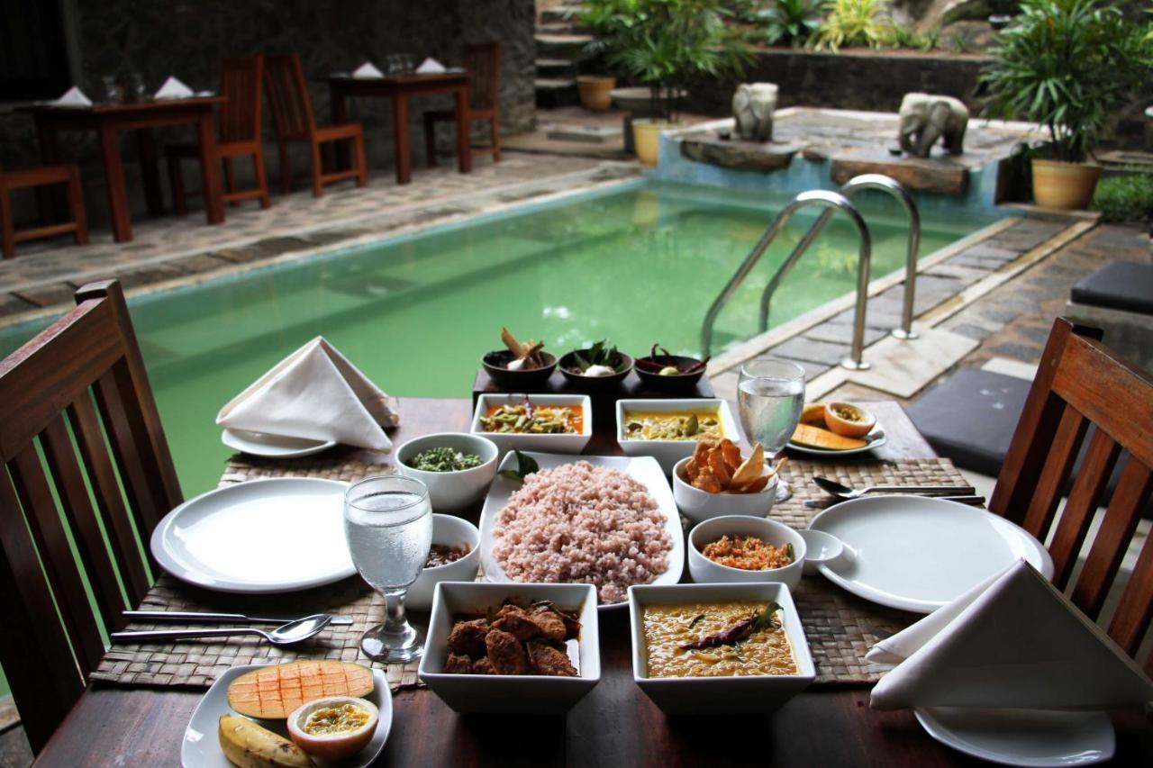 Hotel Serendip Stone And 4*