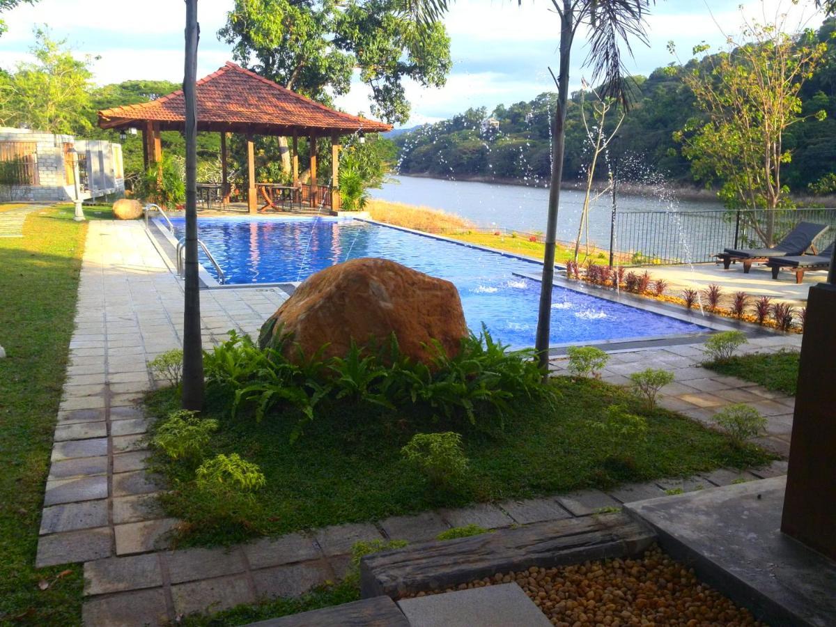 Hotel Serendip Stone And