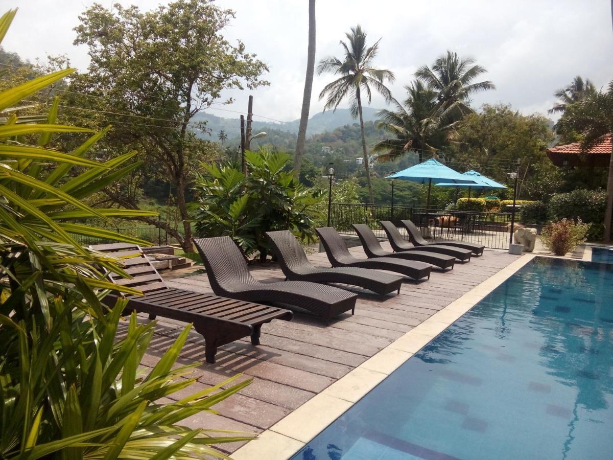 Serendip Stone And Hotel