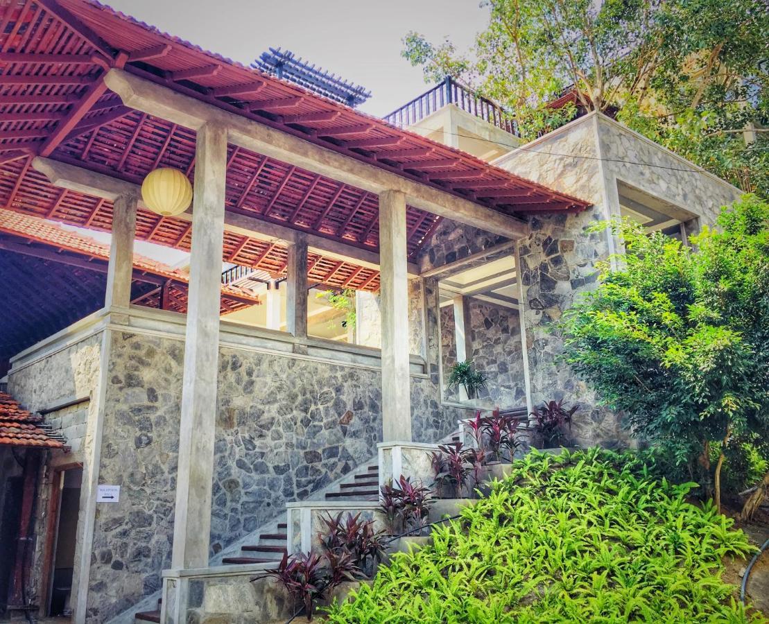 Serendip Stone And Hotel Kandy