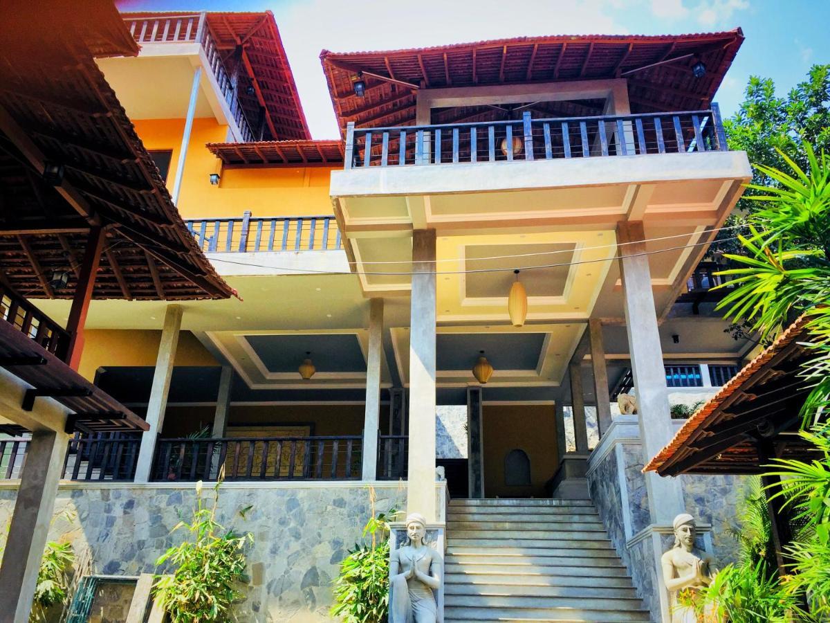 Hotel Serendip Stone And 4*