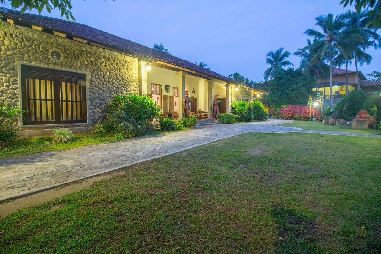 Serendip Stone And Hotel