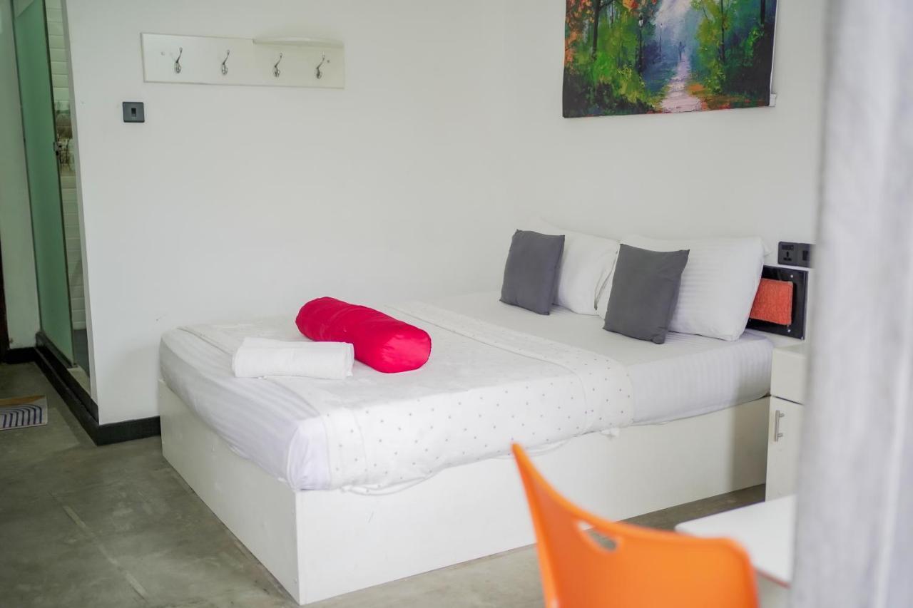 Avora Mount Hotel Kandy