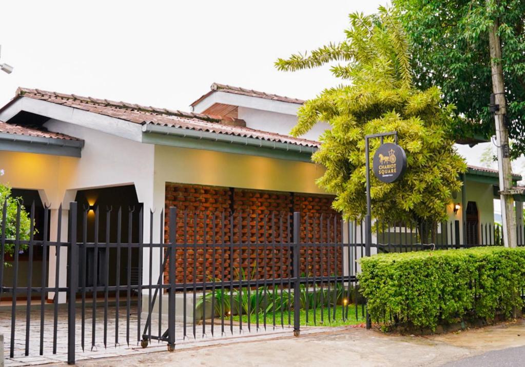 Chariot Square Hotel Kandy