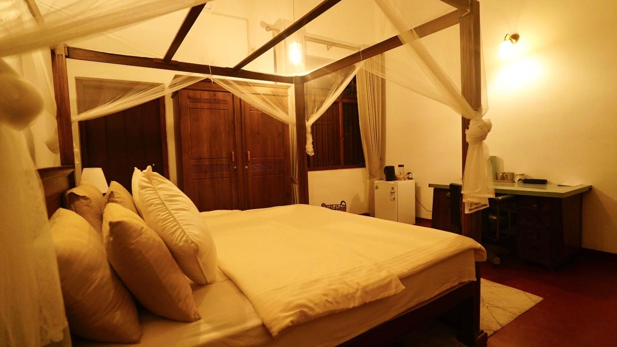 Colonial Villa *