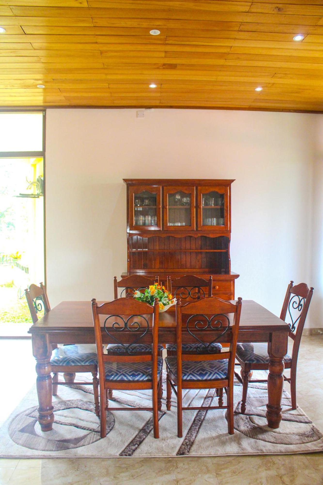 Camellia Rise Bed & Breakfast *