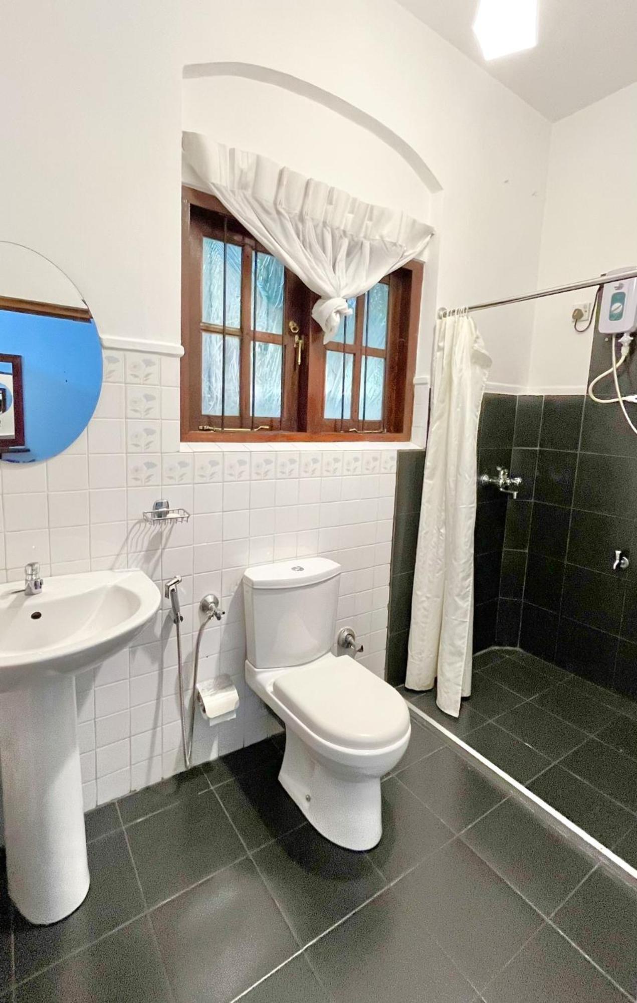 Guest house Pearl House 2*