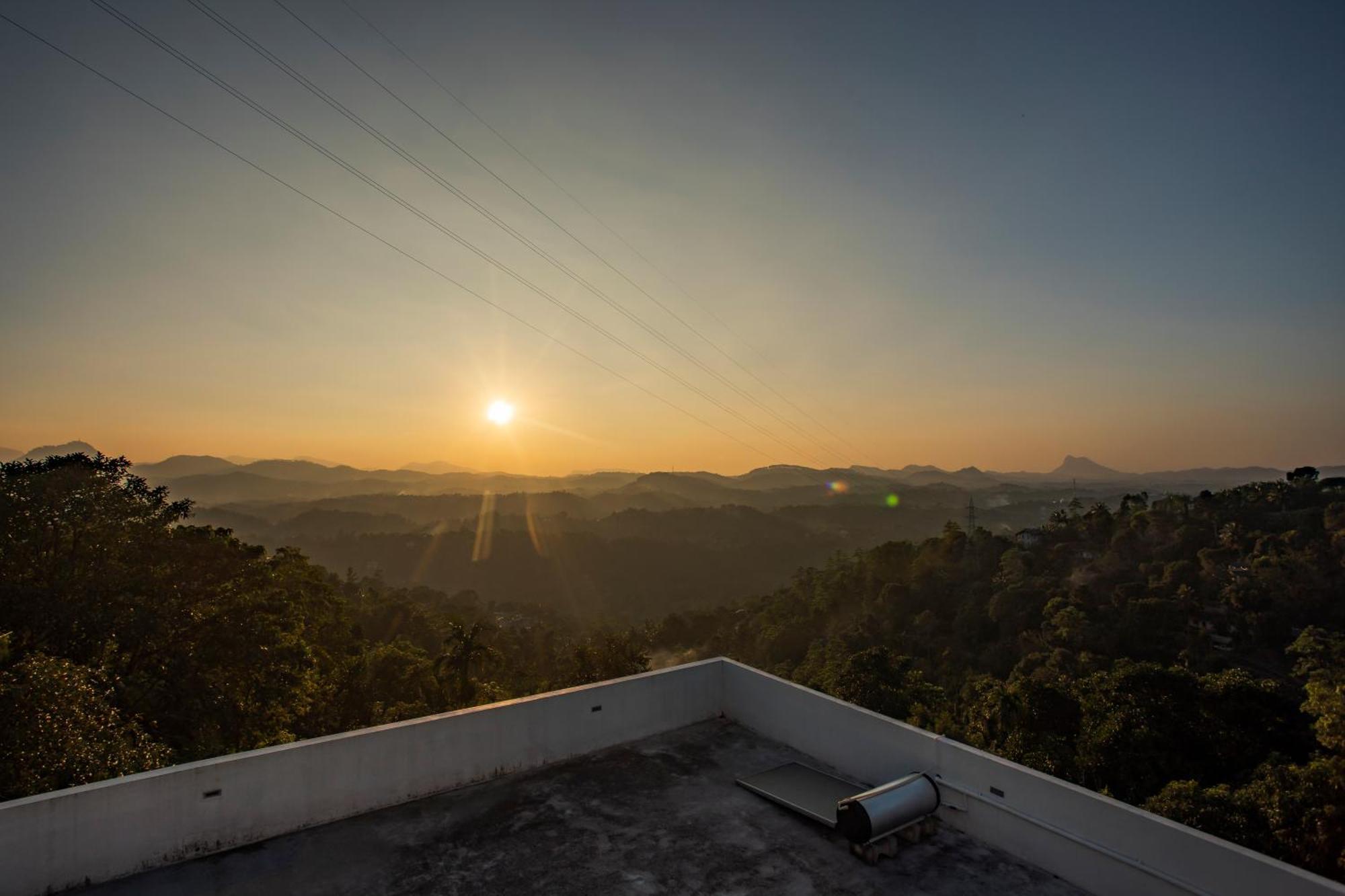 Anu - The Breeze Of Heaven Homestay Kandy