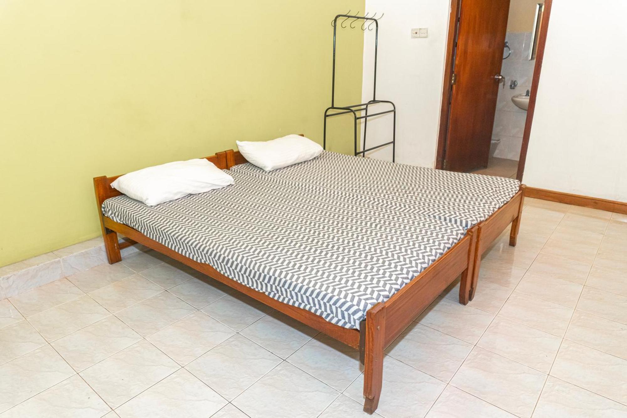 Antique Tourist Lodge *
