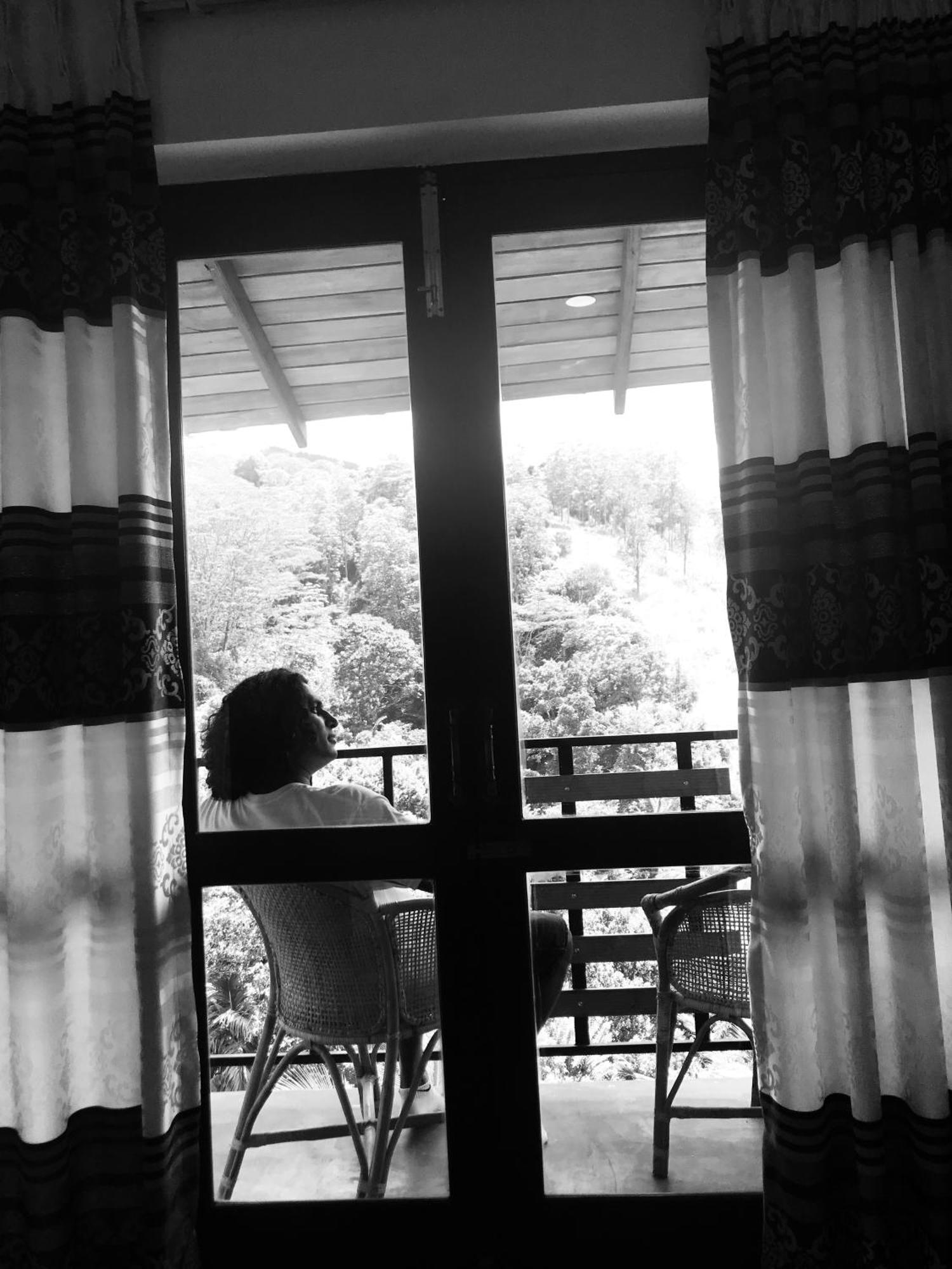 Tikiri Latha Hanthana * Kandy