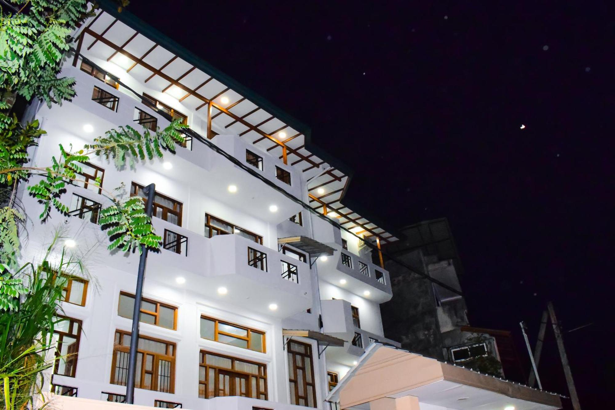 Saru - Upto 6 Guests Kandy
