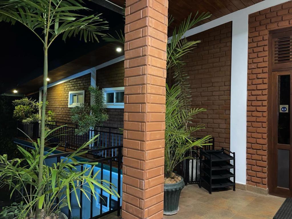 The Tenthola 3*