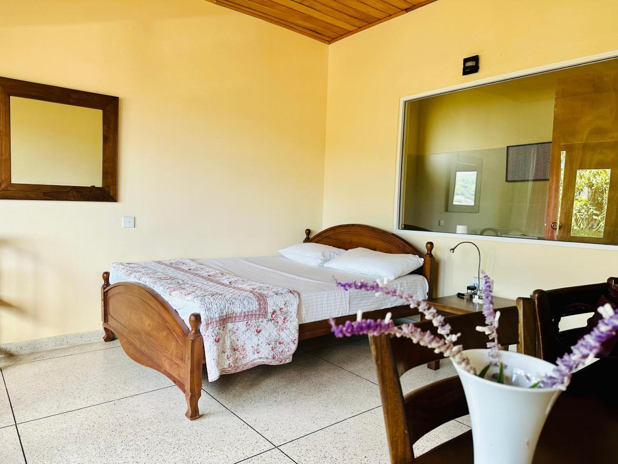 The Views - 360 Mountain View Homestay Kandy