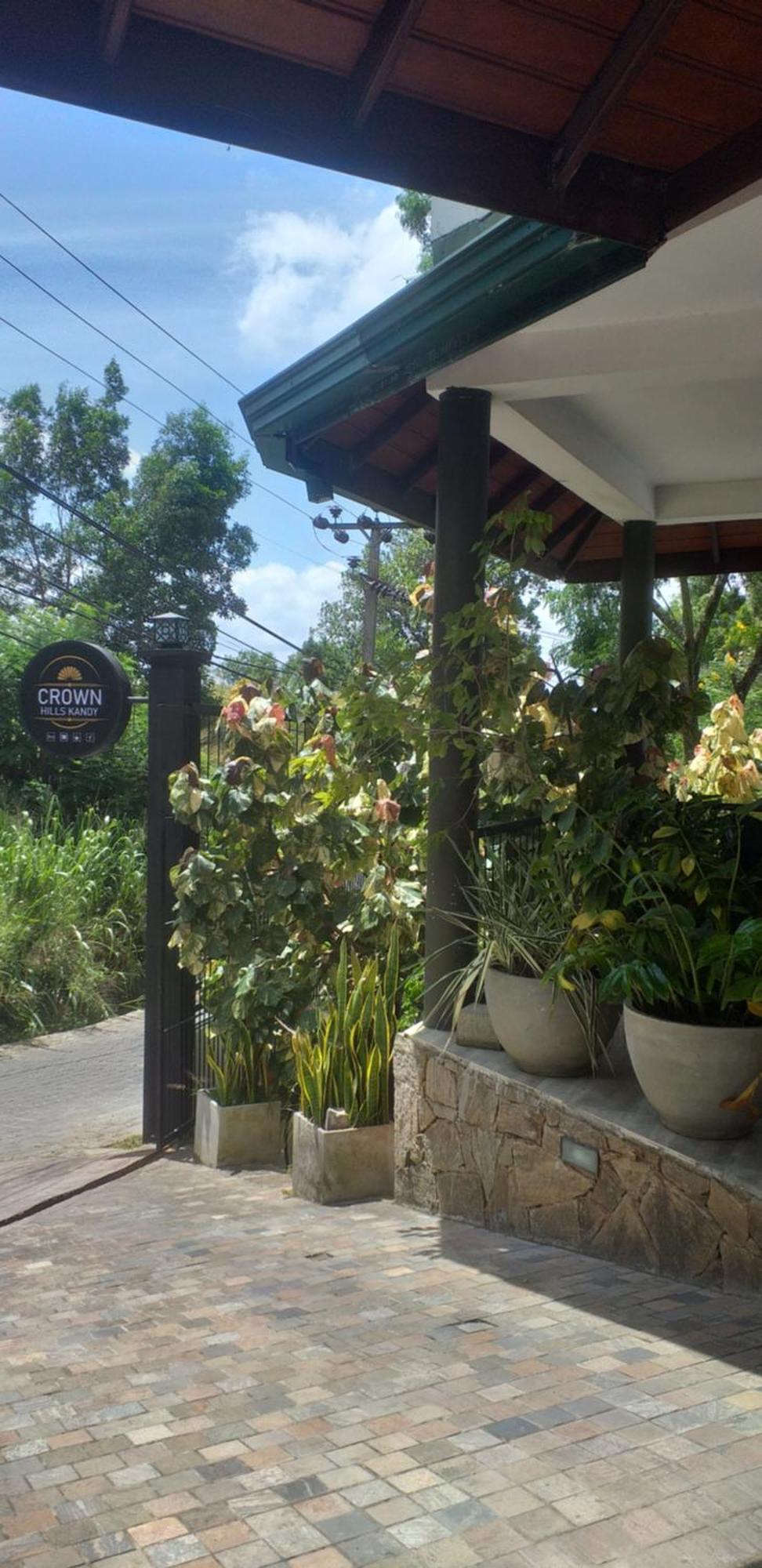 Crown Hills Kandy