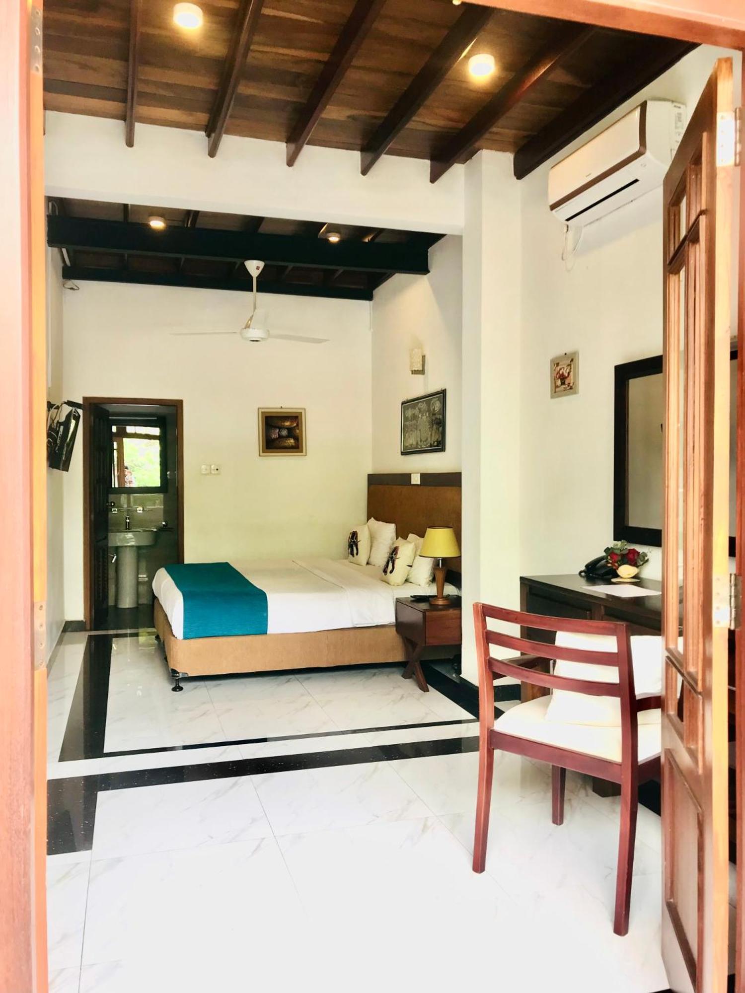 The Grand Hanthana Hotel 3*