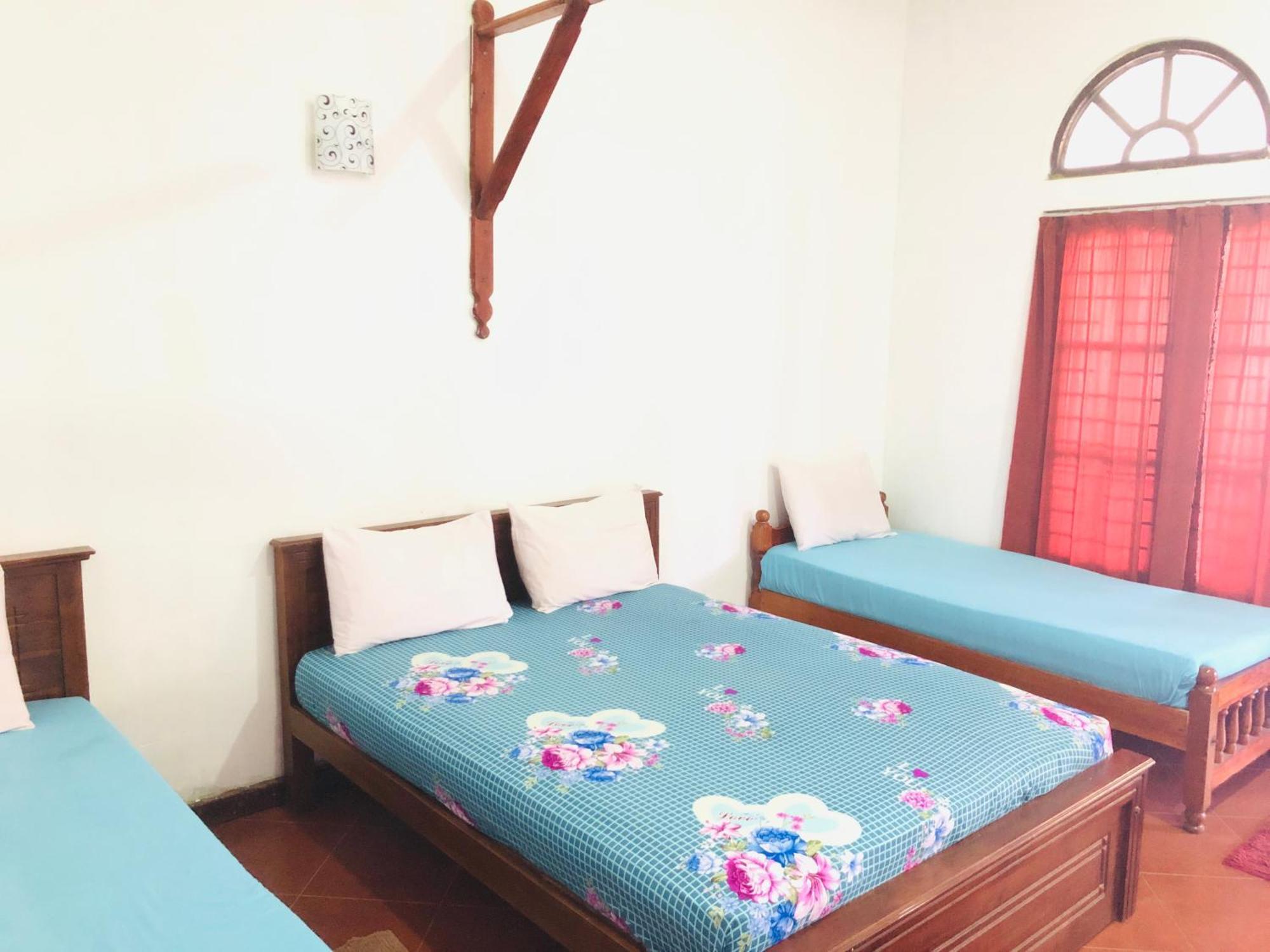 Kandyan Center *