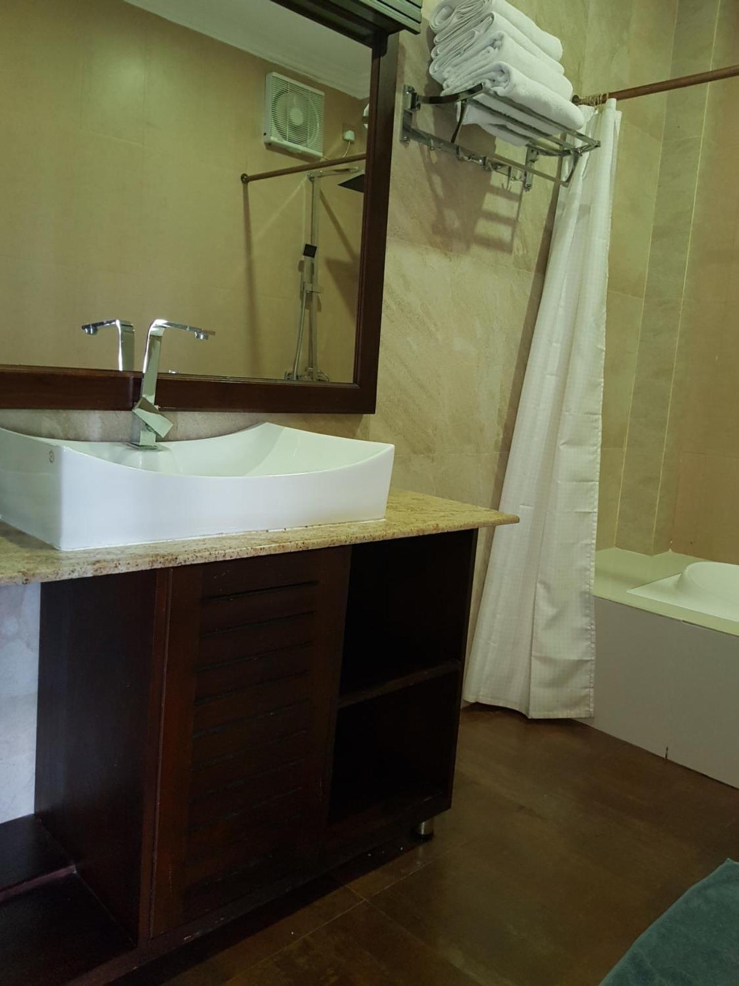 Galaxy Hotel Kandy