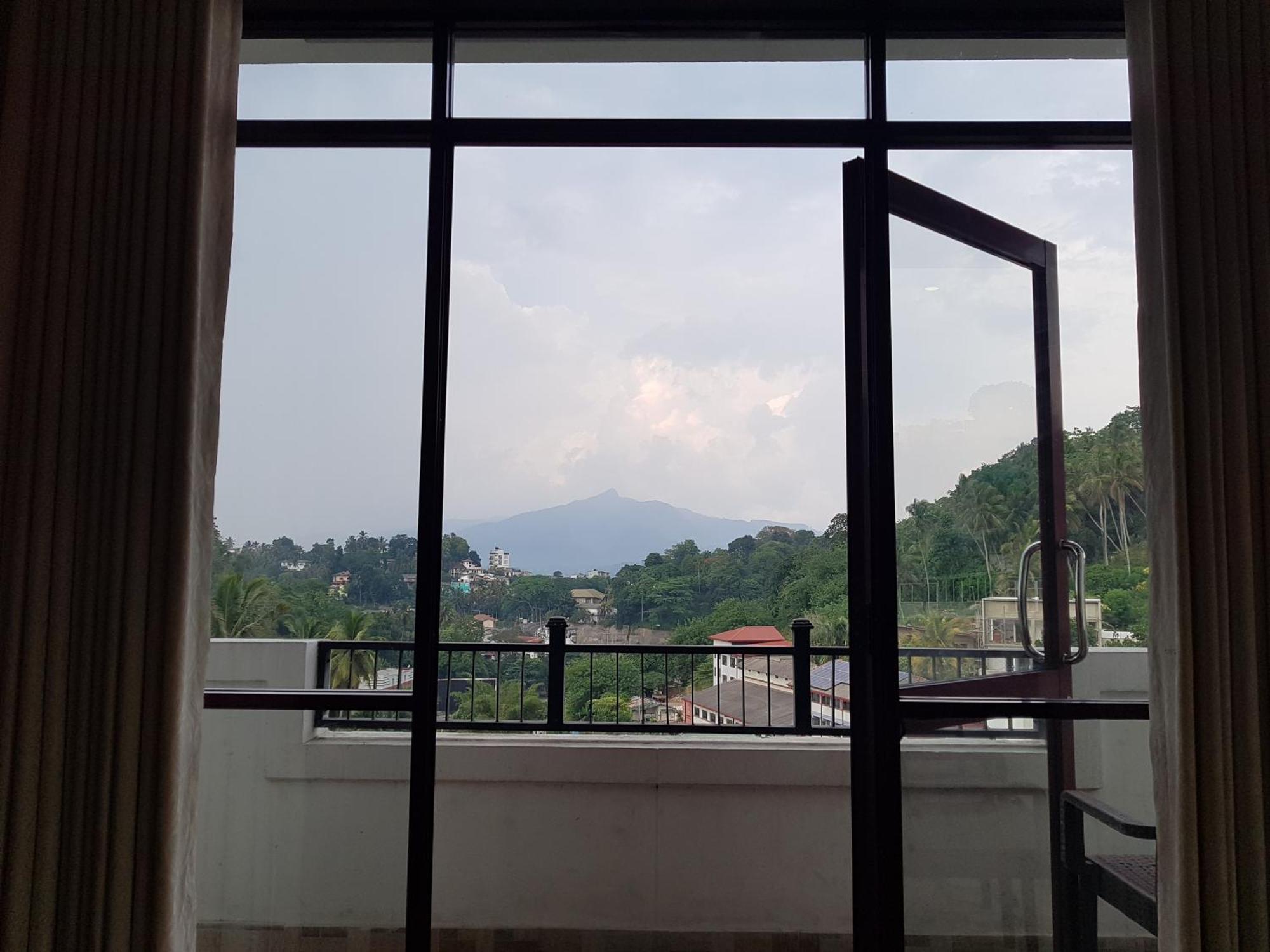 Hotel Galaxy Kandy