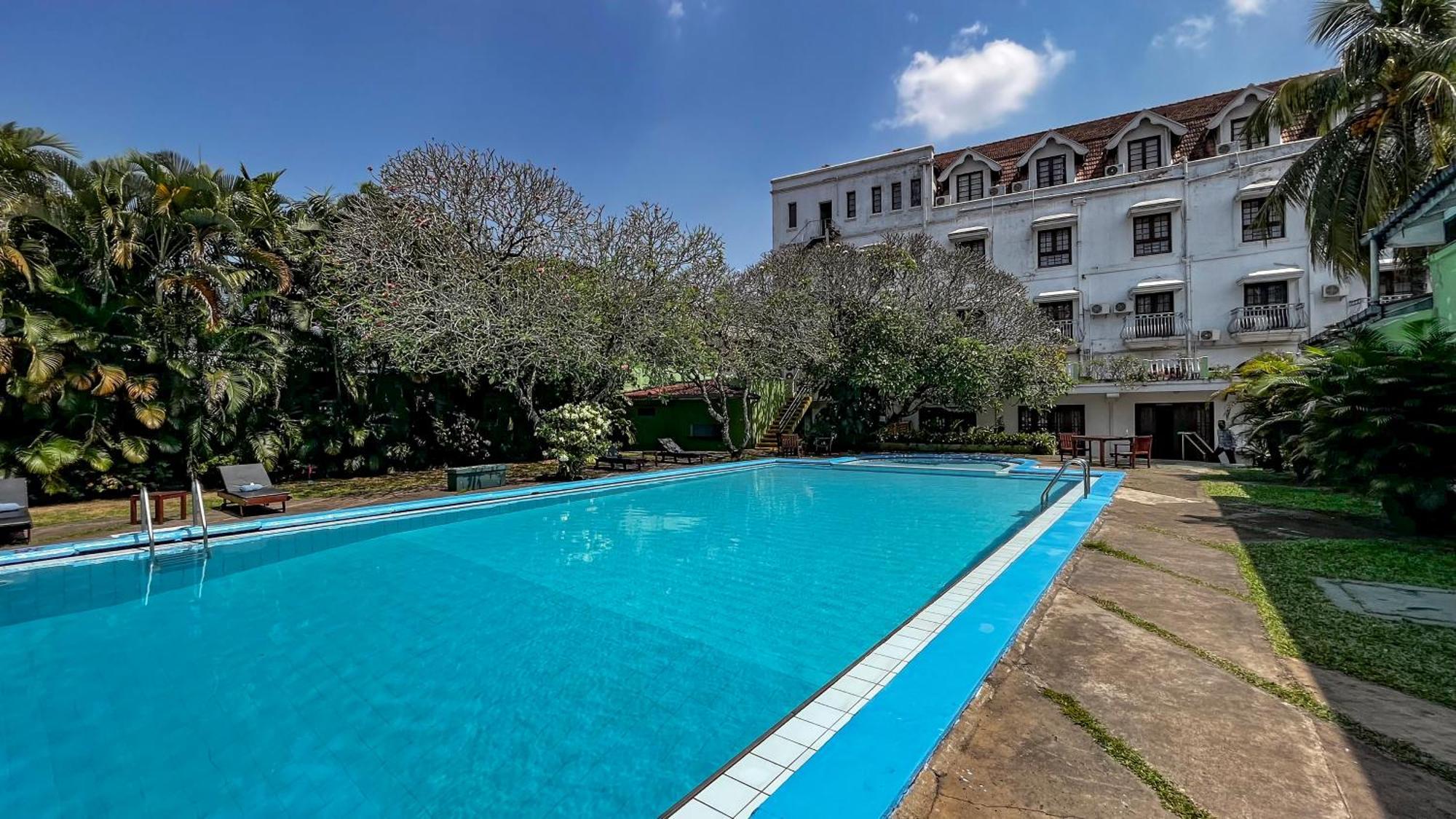 Hotel Queen's 5*
