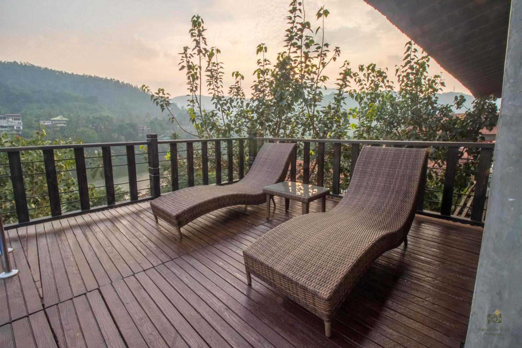 Serendip Stone And Hotel Kandy