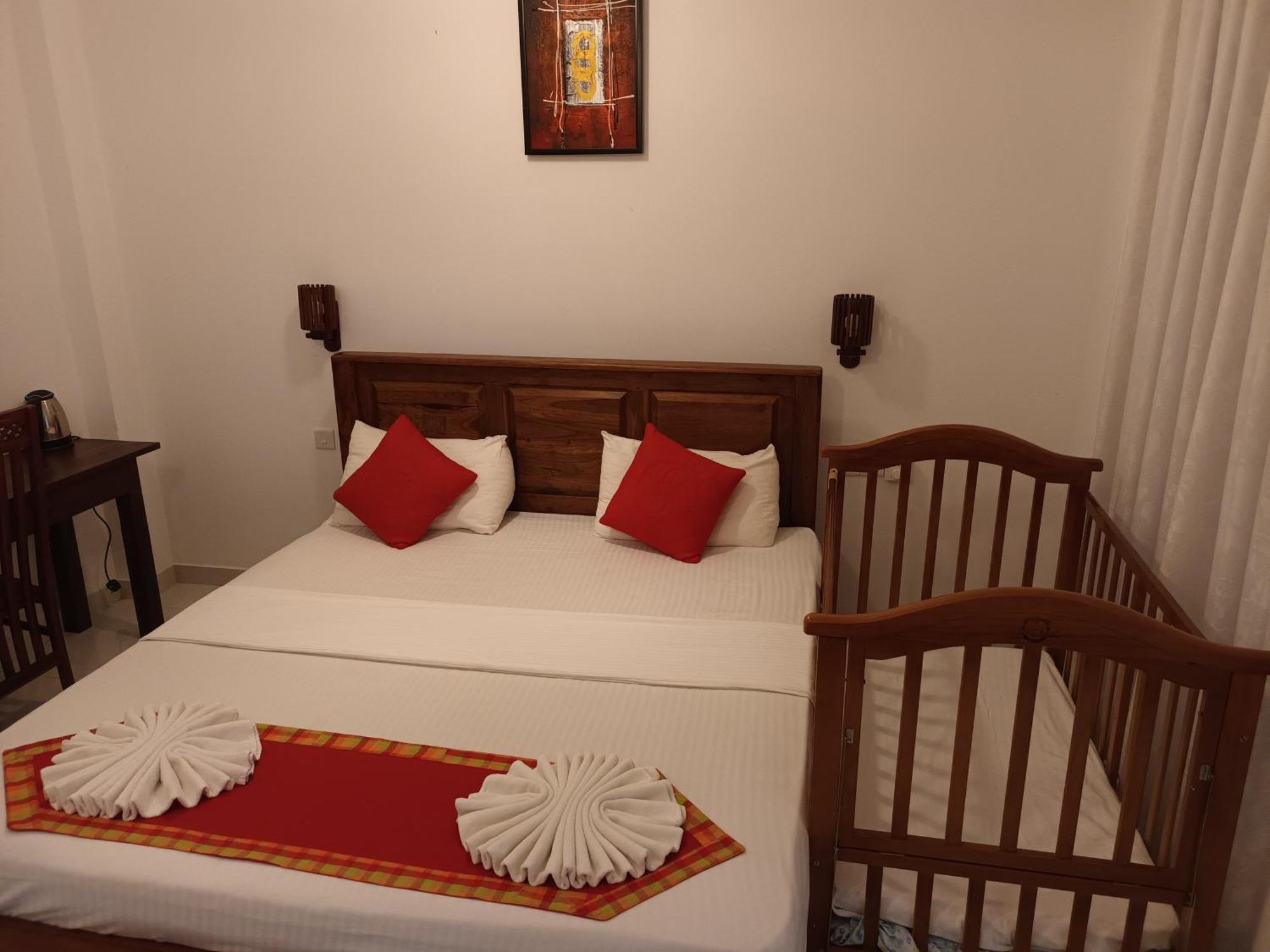 White Camelot Hotel