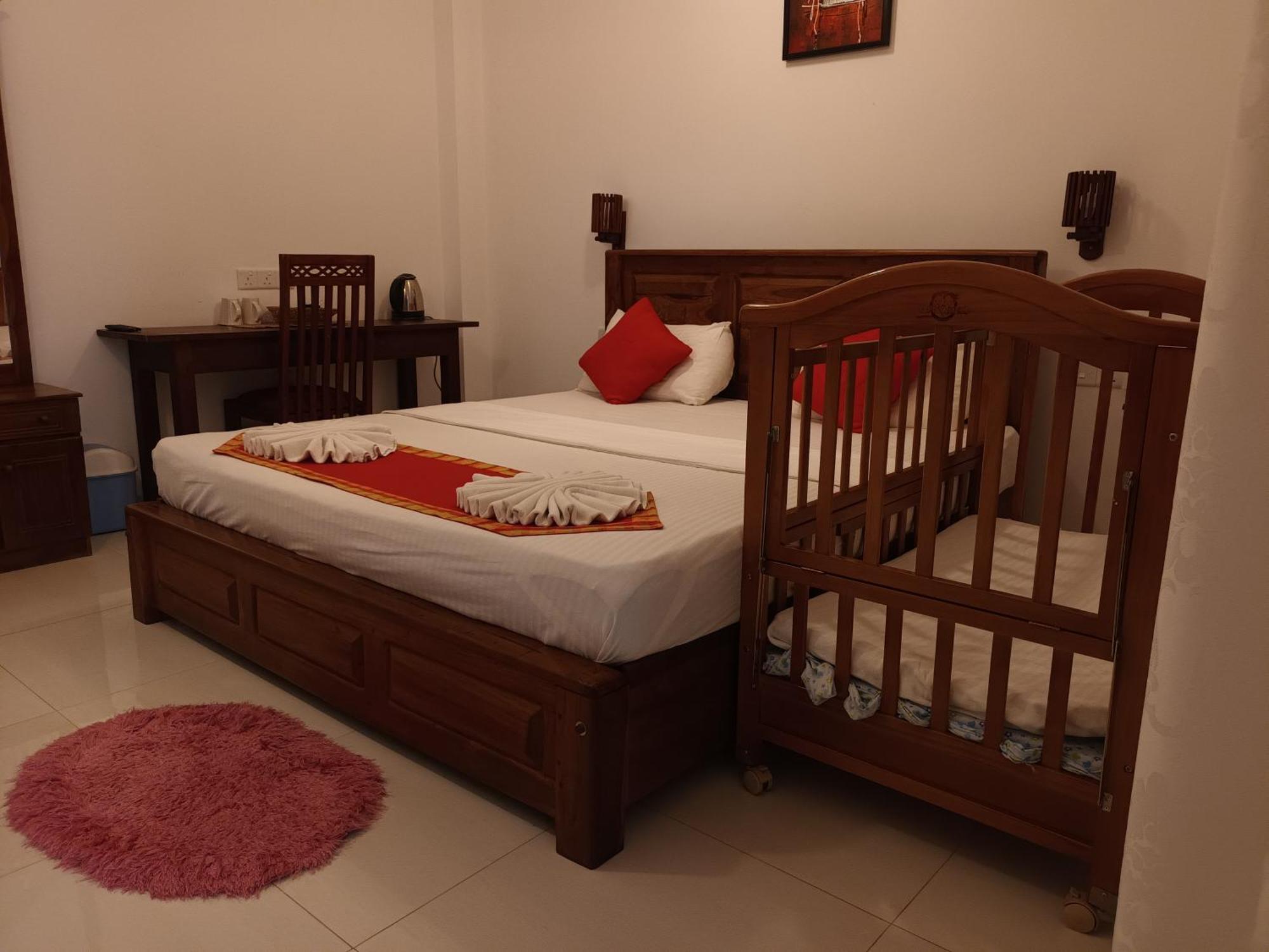 White Camelot Hotel 3*