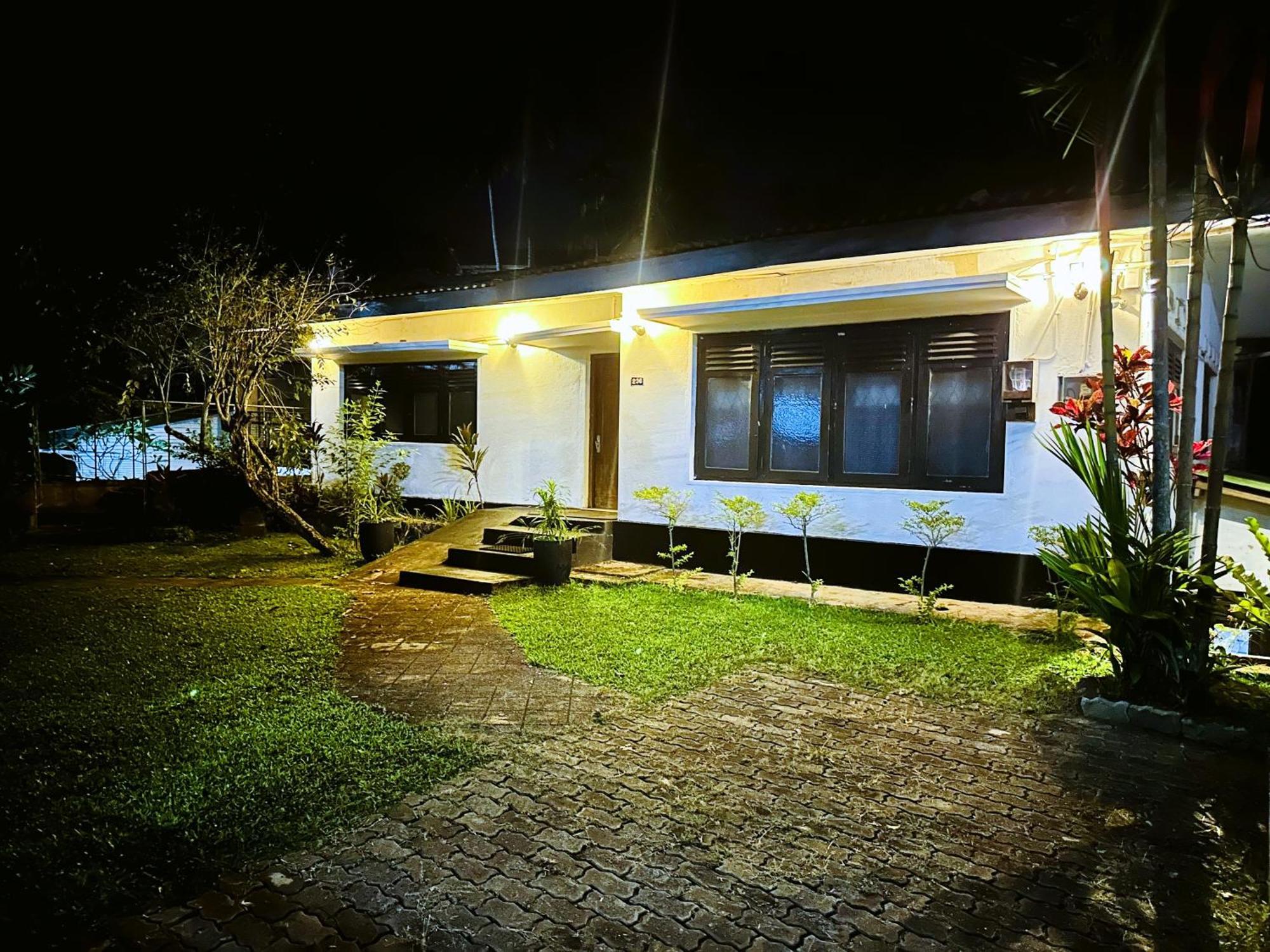 Place 236 * Kandy