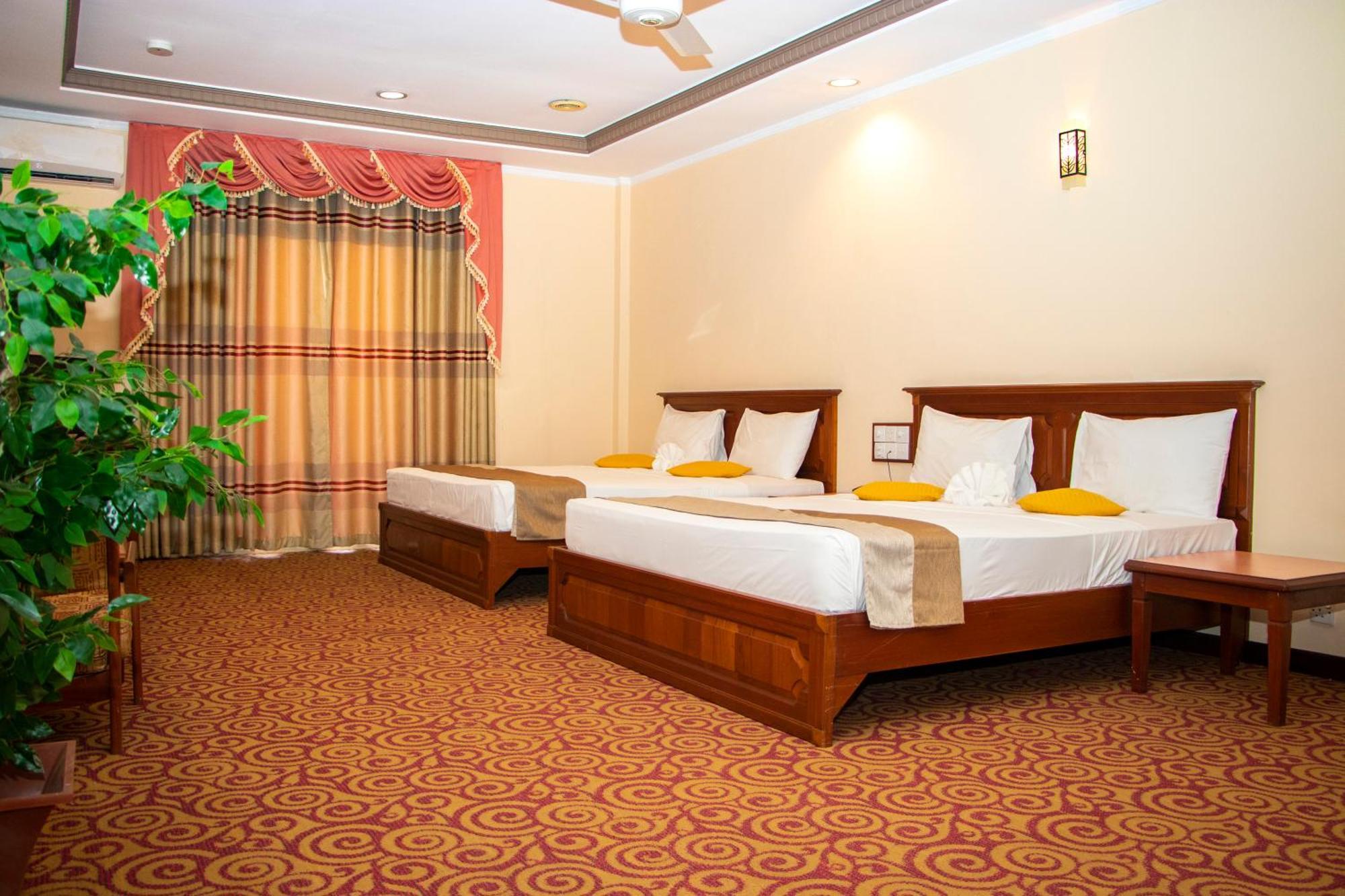 Hotel Lakefield