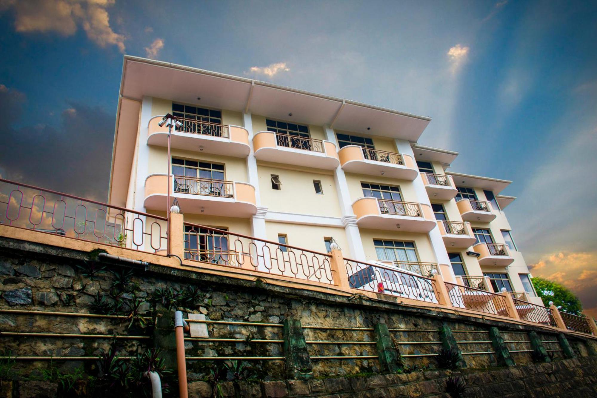 Hotel Lakefield 3*