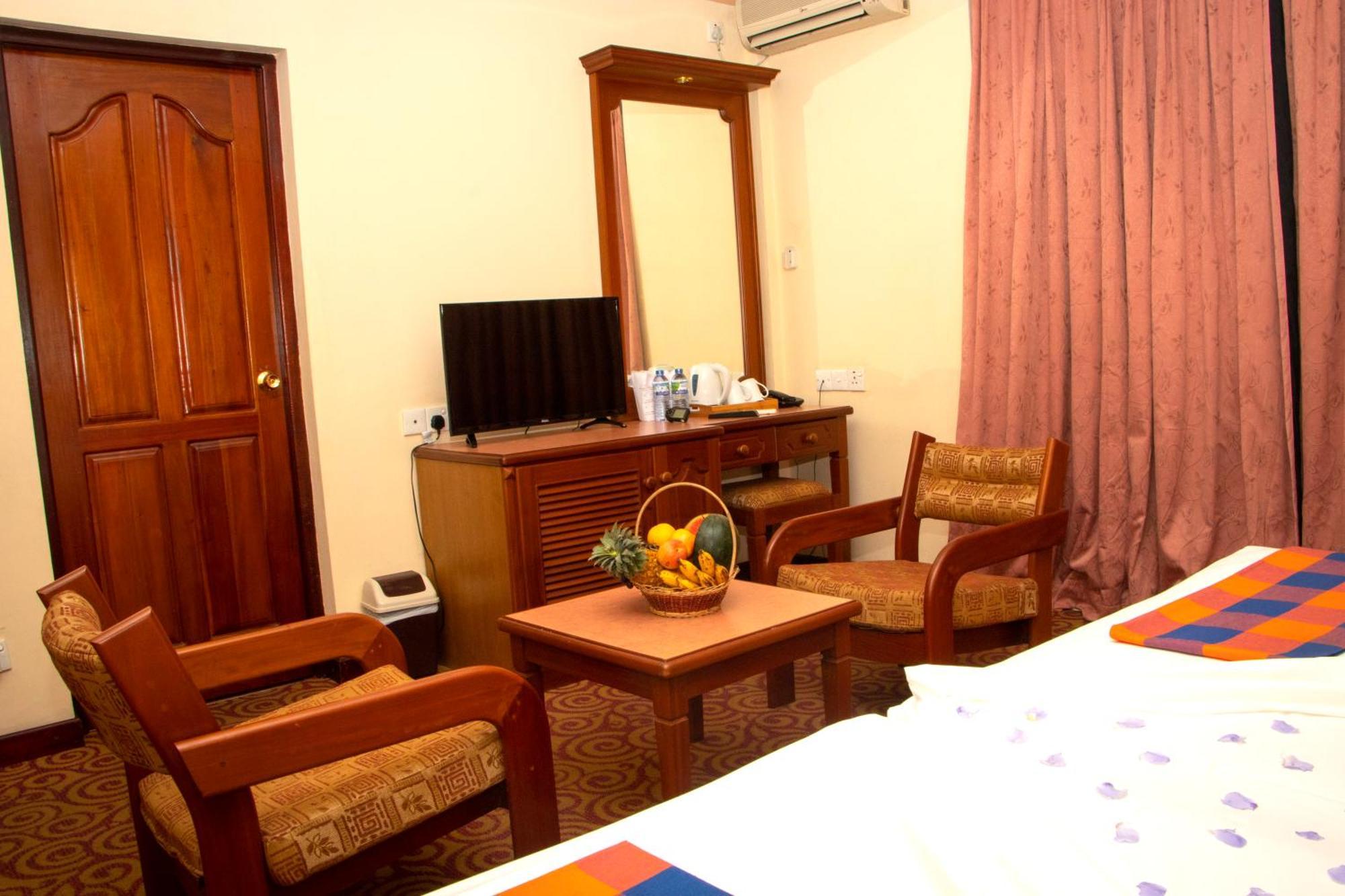 Lakefield Hotel 3*