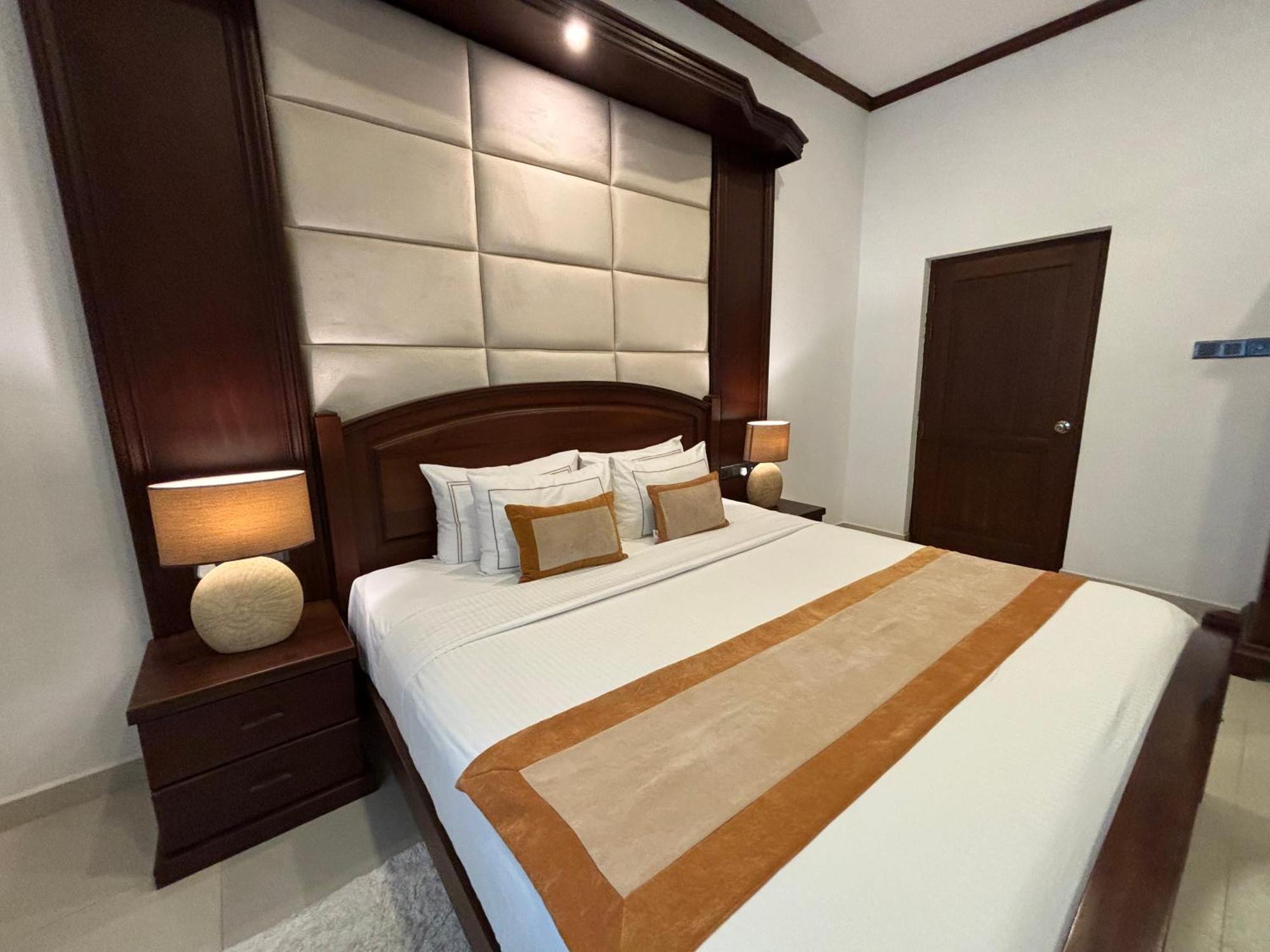 Serenity Digana Hotel *