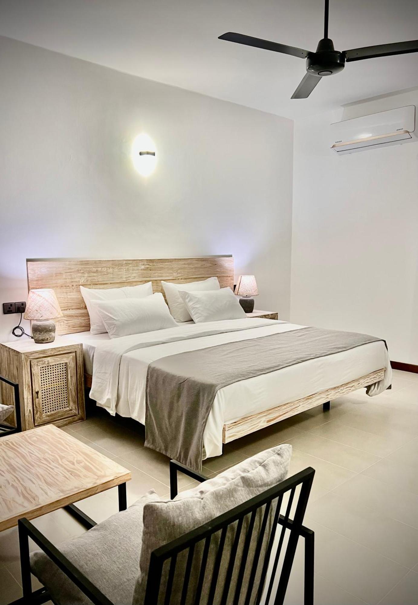 Chariot Square Hotel *