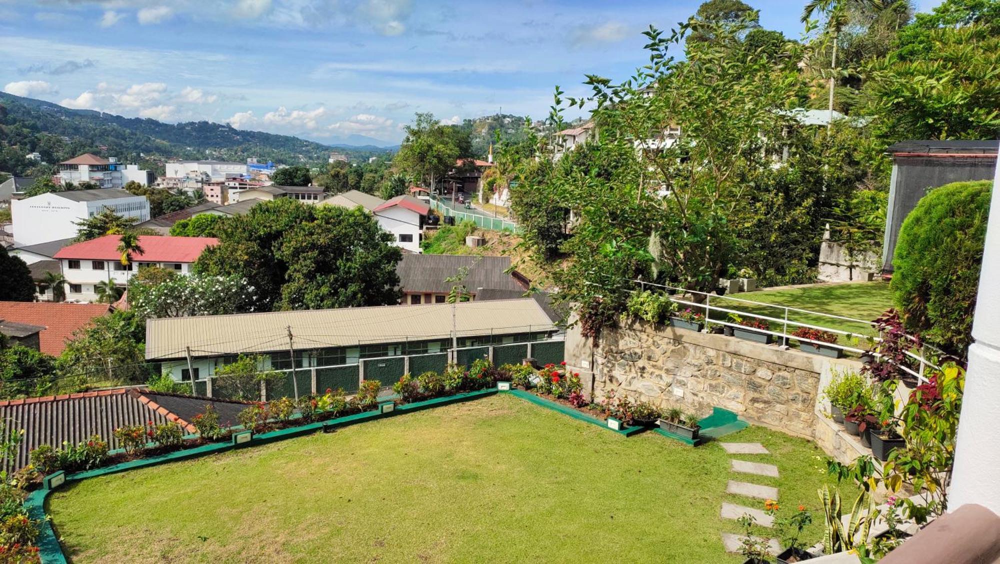 Homestay Marvel Hills *