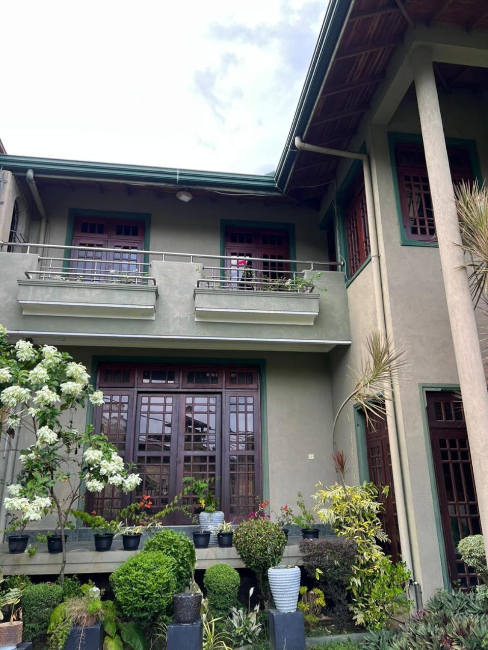 Guest house Bellwood House