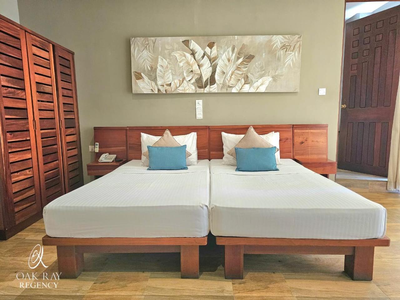 Oak Ray Regency Hotel