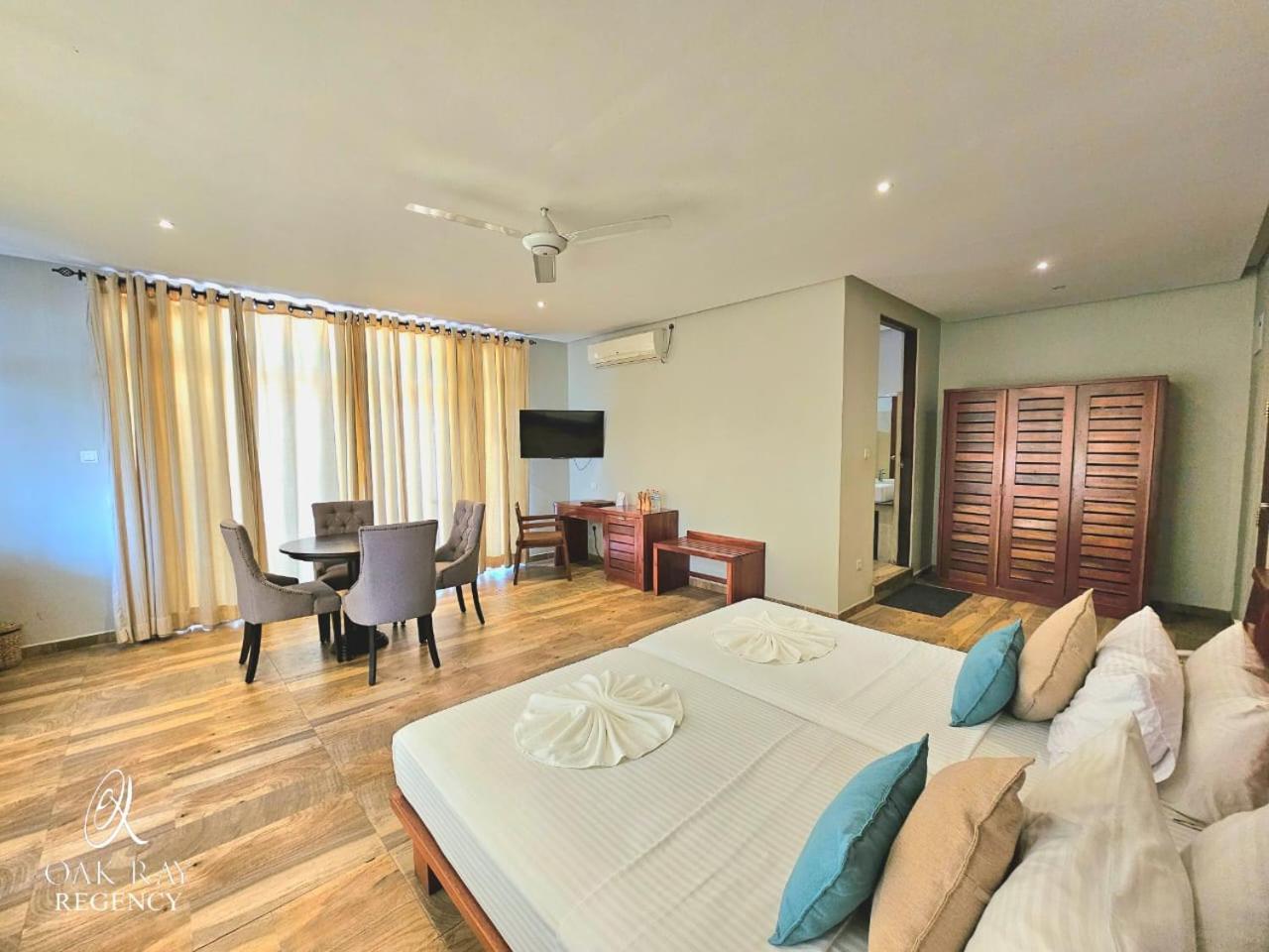 Hotel Oak Ray Regency