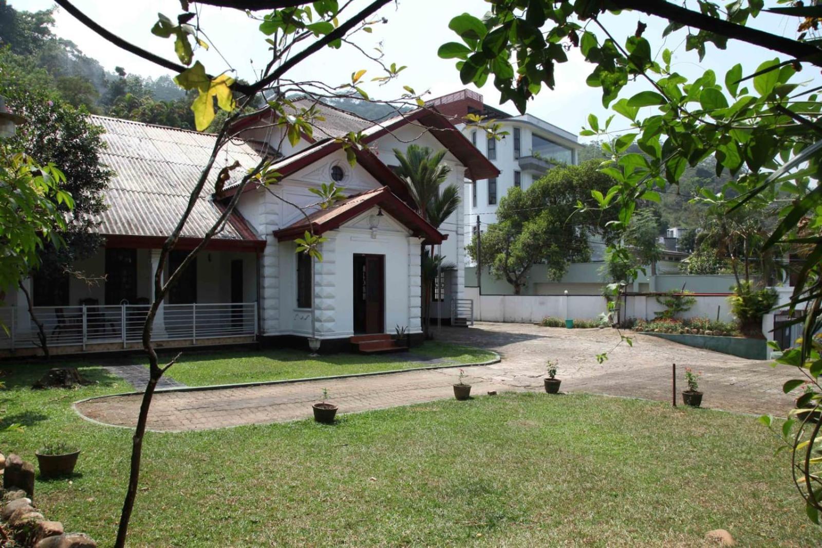 Antique Tourists Homestay *