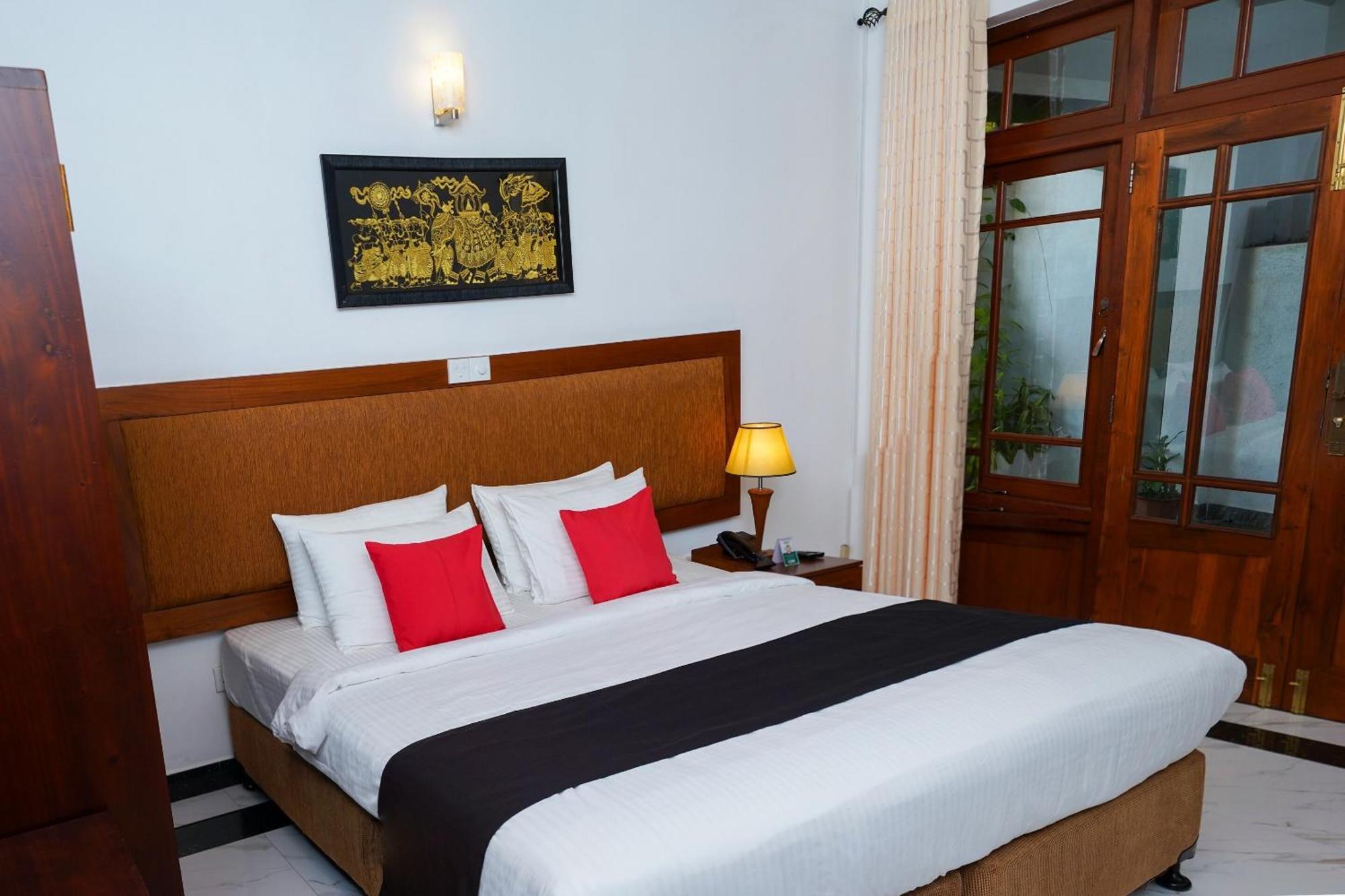 The Grand Hanthana Hotel Kandy