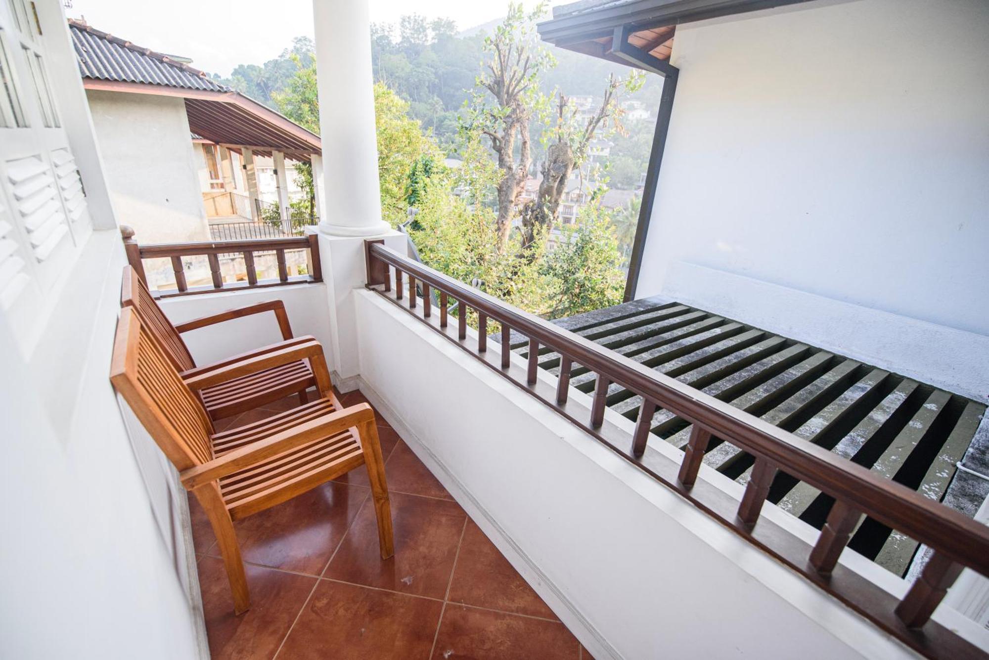 Bed & Breakfast Kingsman House Kandy
