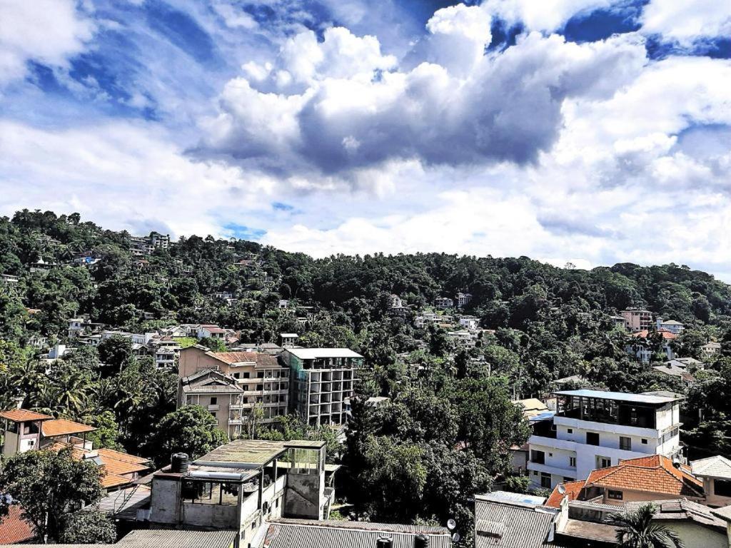 Lake Edge Kandy