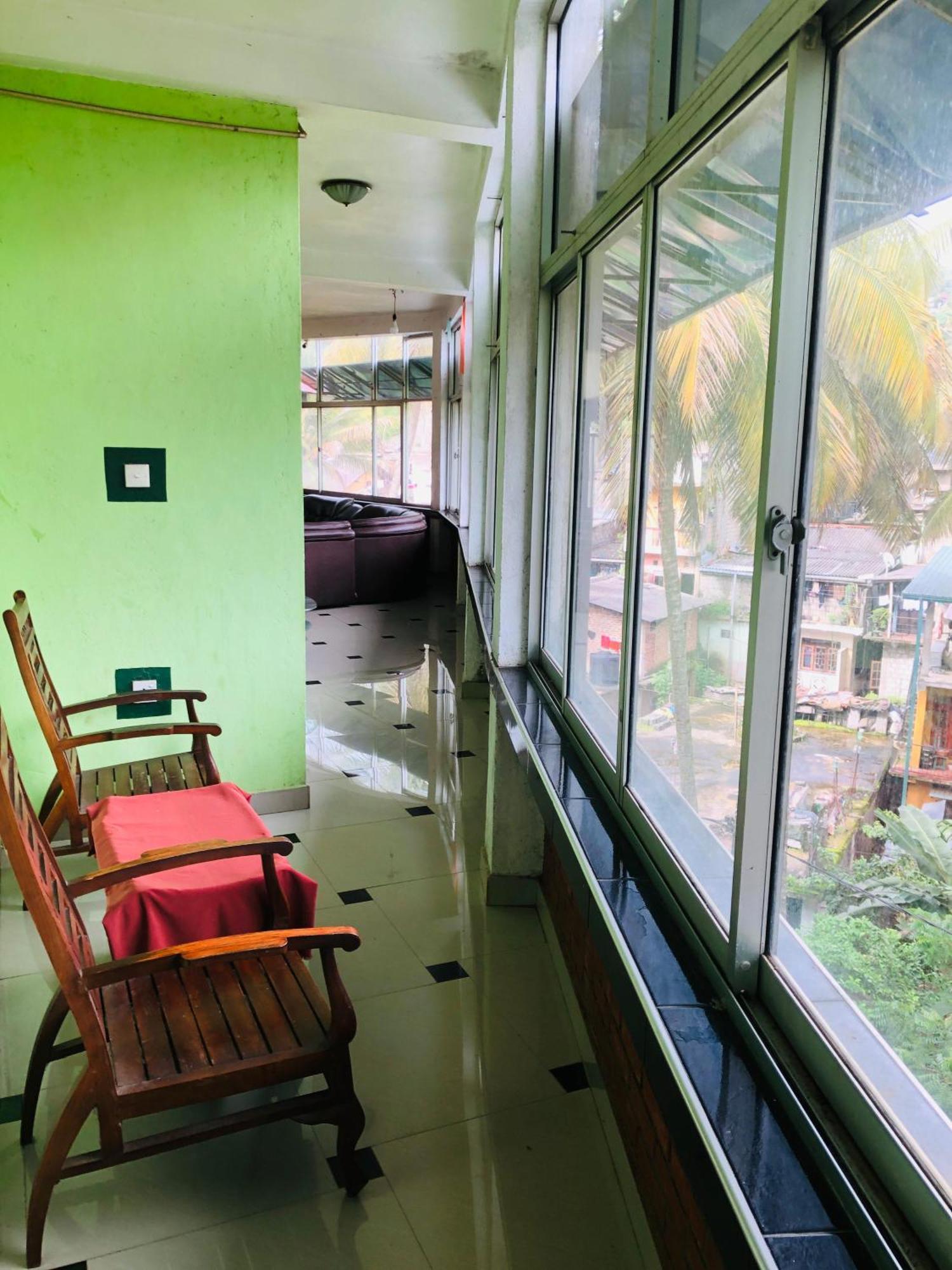 Kandyan Center Guest house *