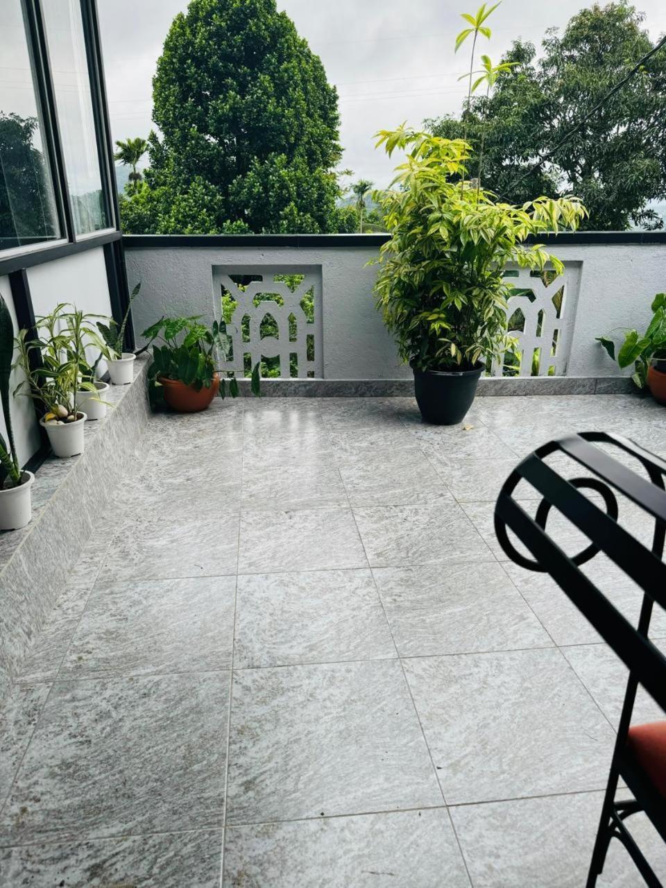 La Isla Homestay Kandy