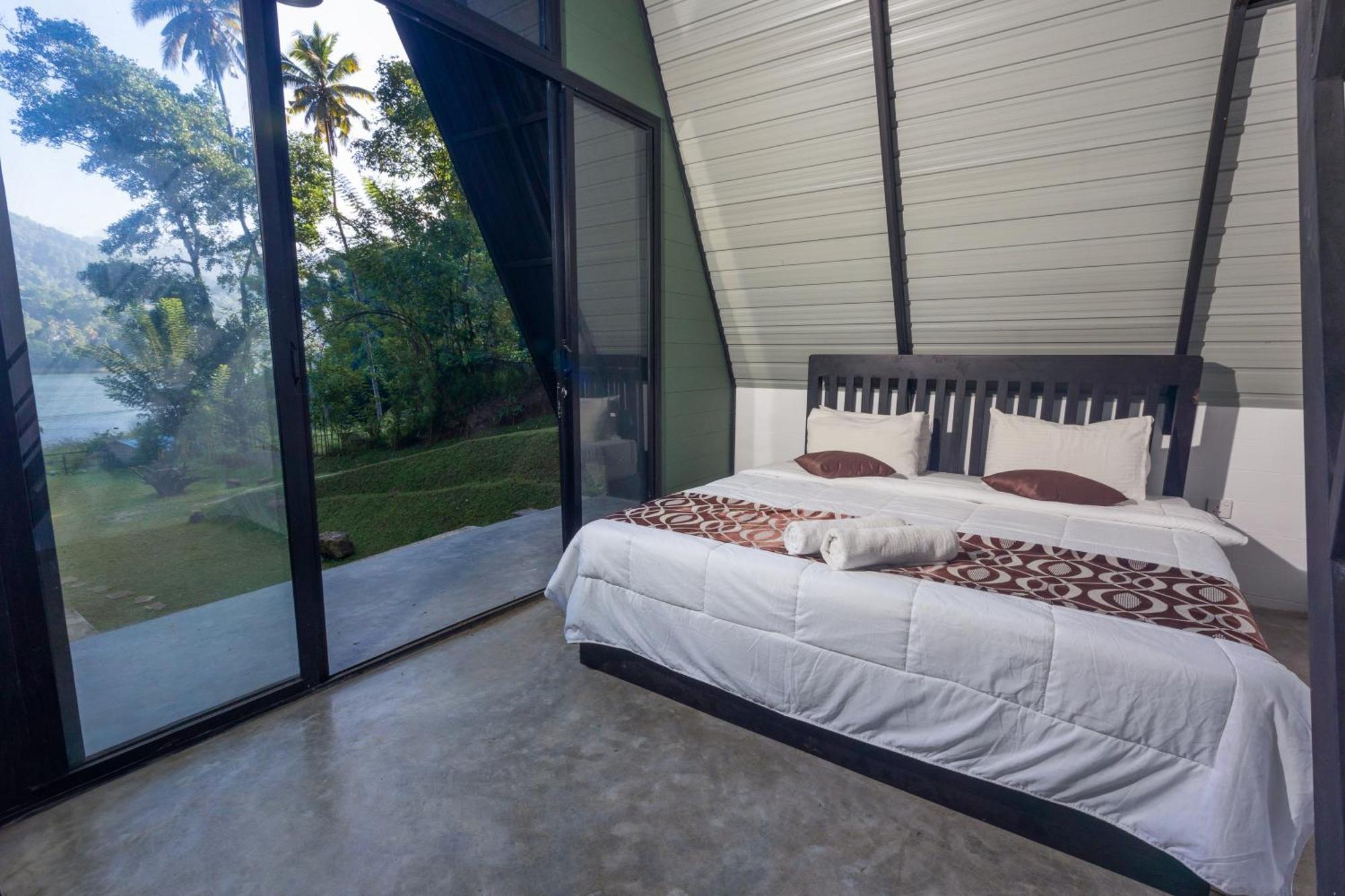 Kandy, River Moon Luxury tent