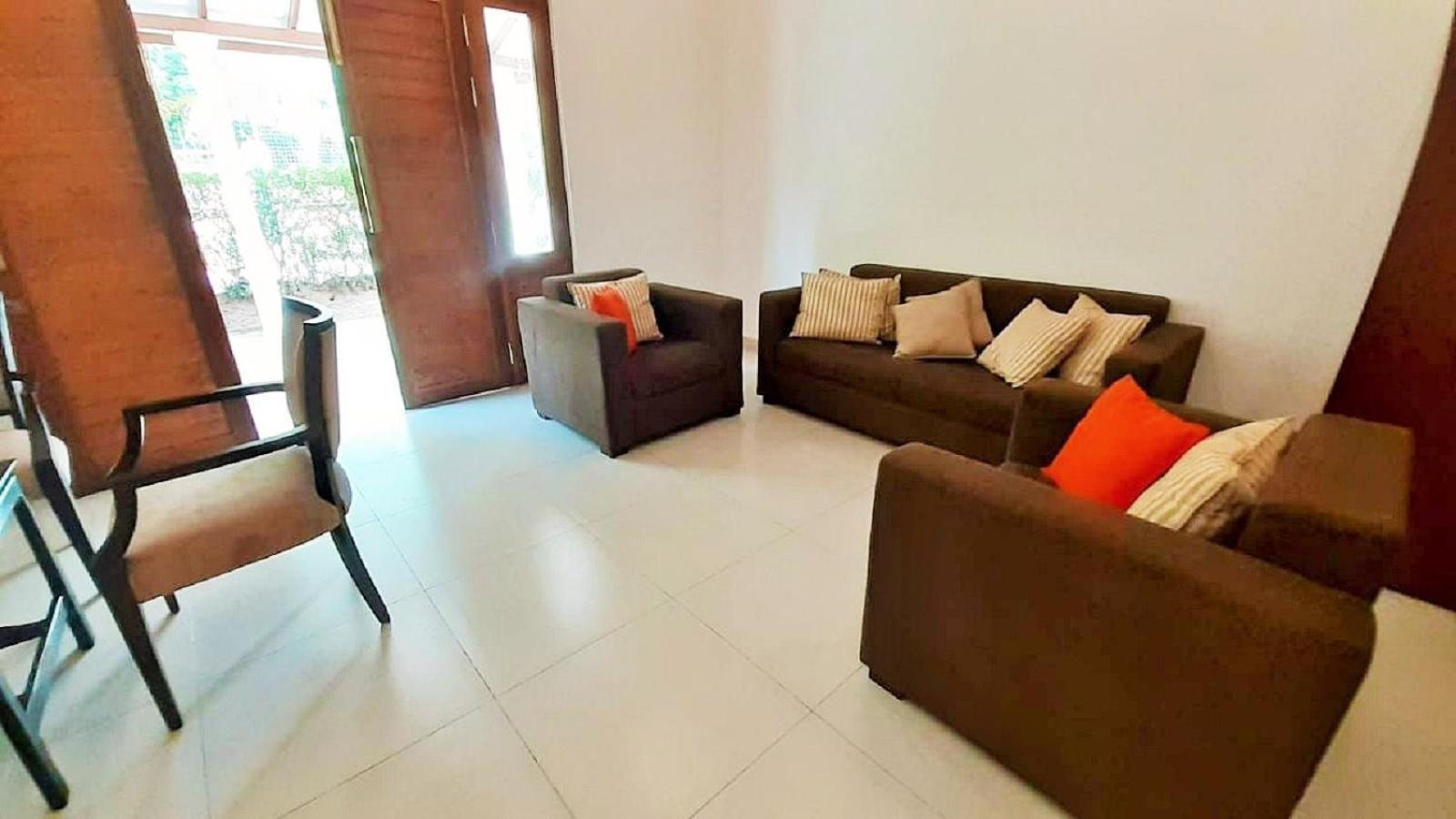Homestay 121 *