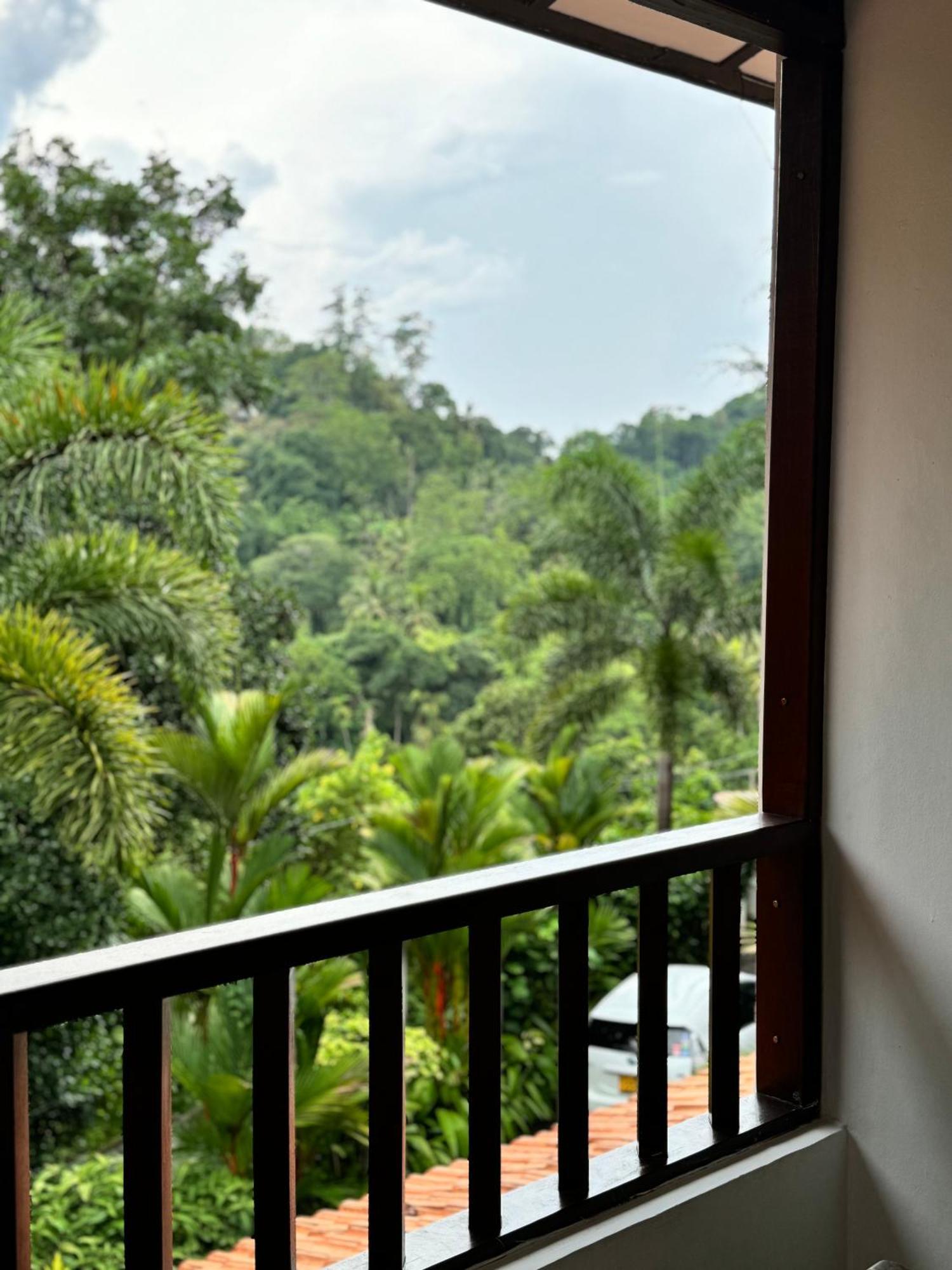 Moonbeam Hotel Kandy
