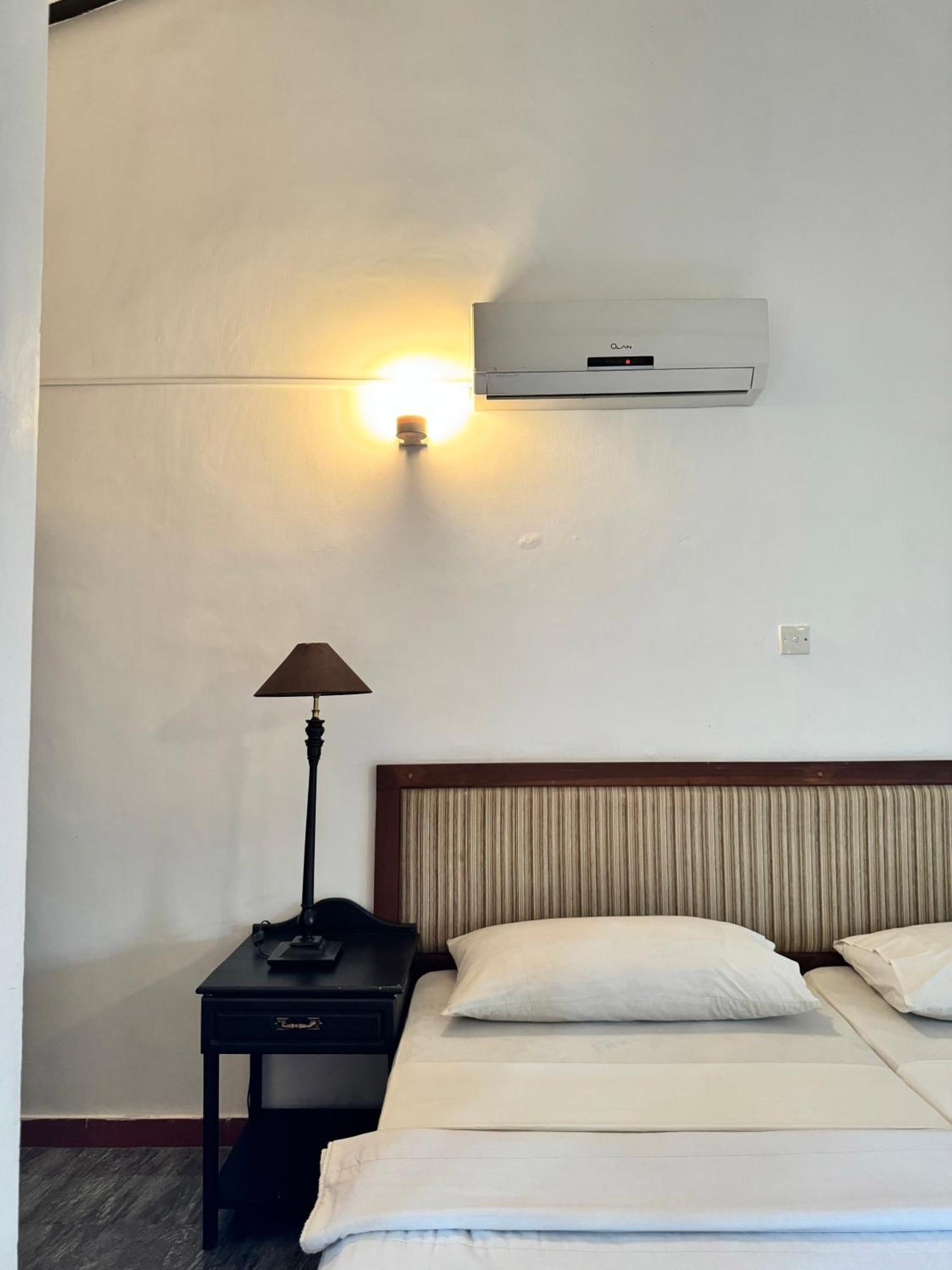 Moonbeam Hotel Kandy