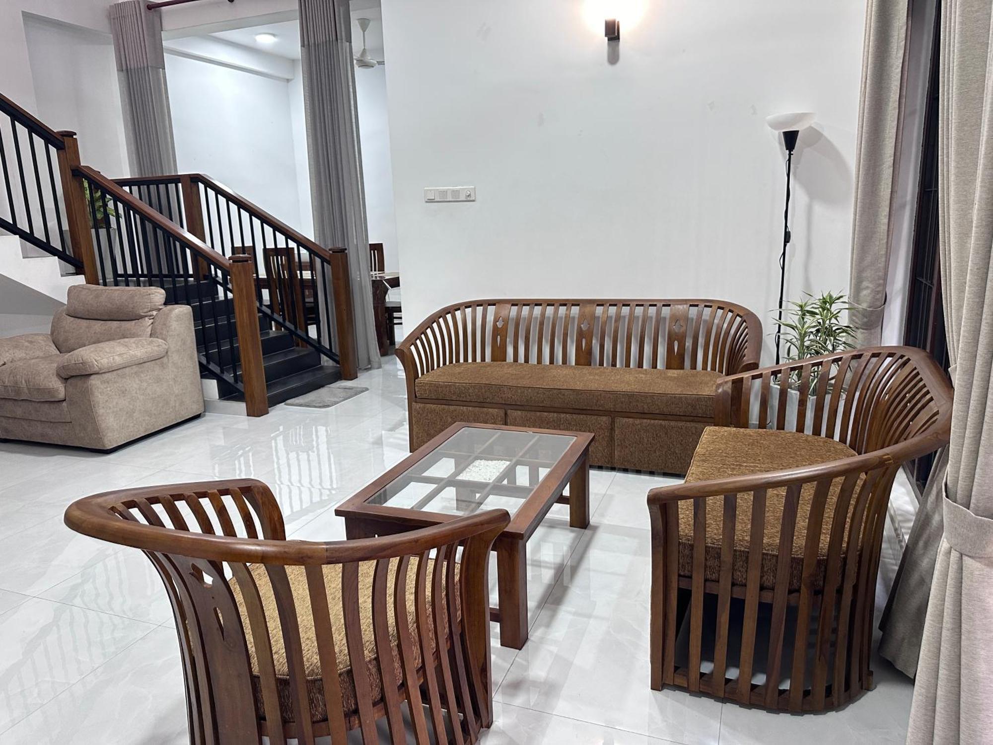 Swiss Garden - Elegant And Spacious At Kandy, Madawala Villa