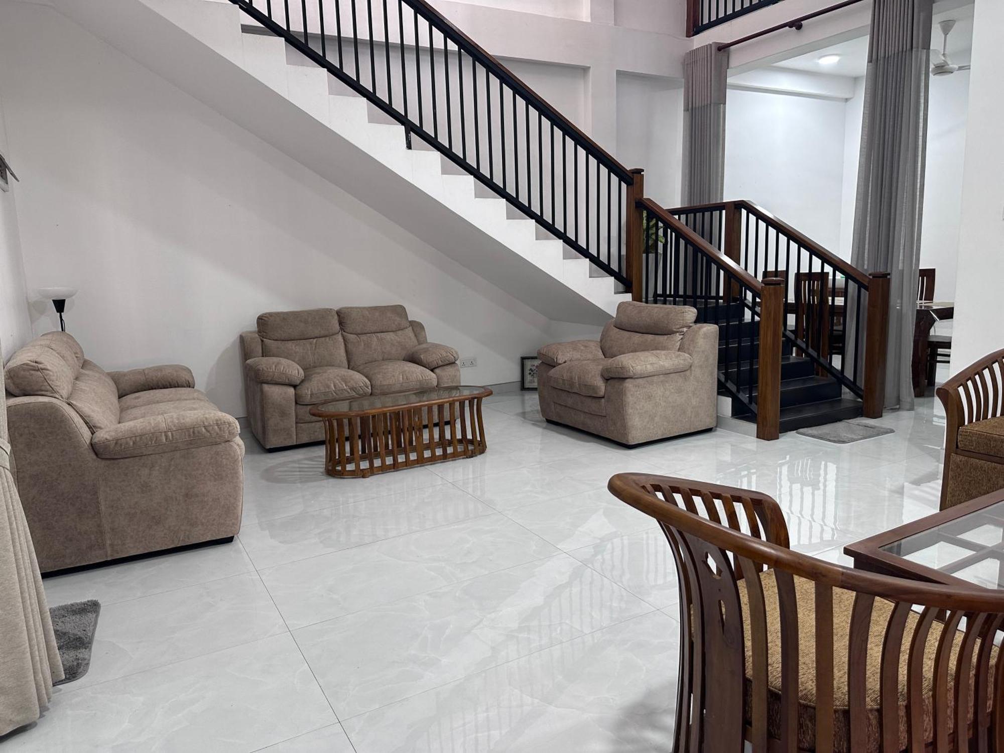 Villa Swiss Garden - Elegant And Spacious At Kandy, Madawala Kandy